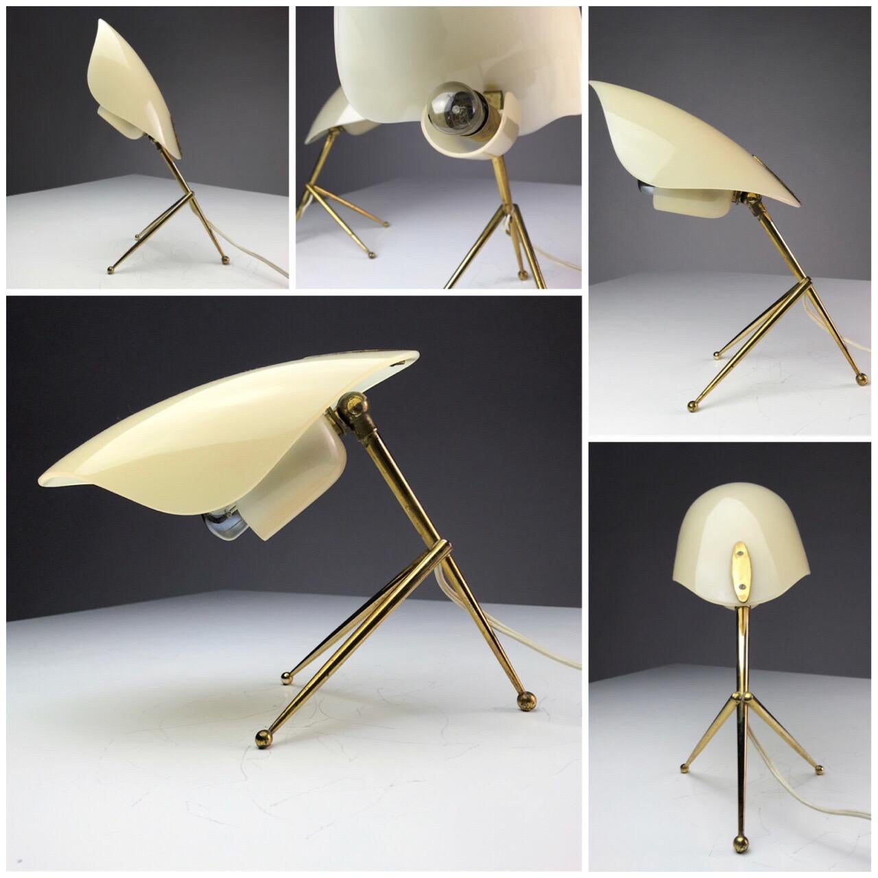 1950s German Brass Table Lamps Stilnovo Style with Perspex Tulip Shaped Shades In Good Condition In Haderslev, DK