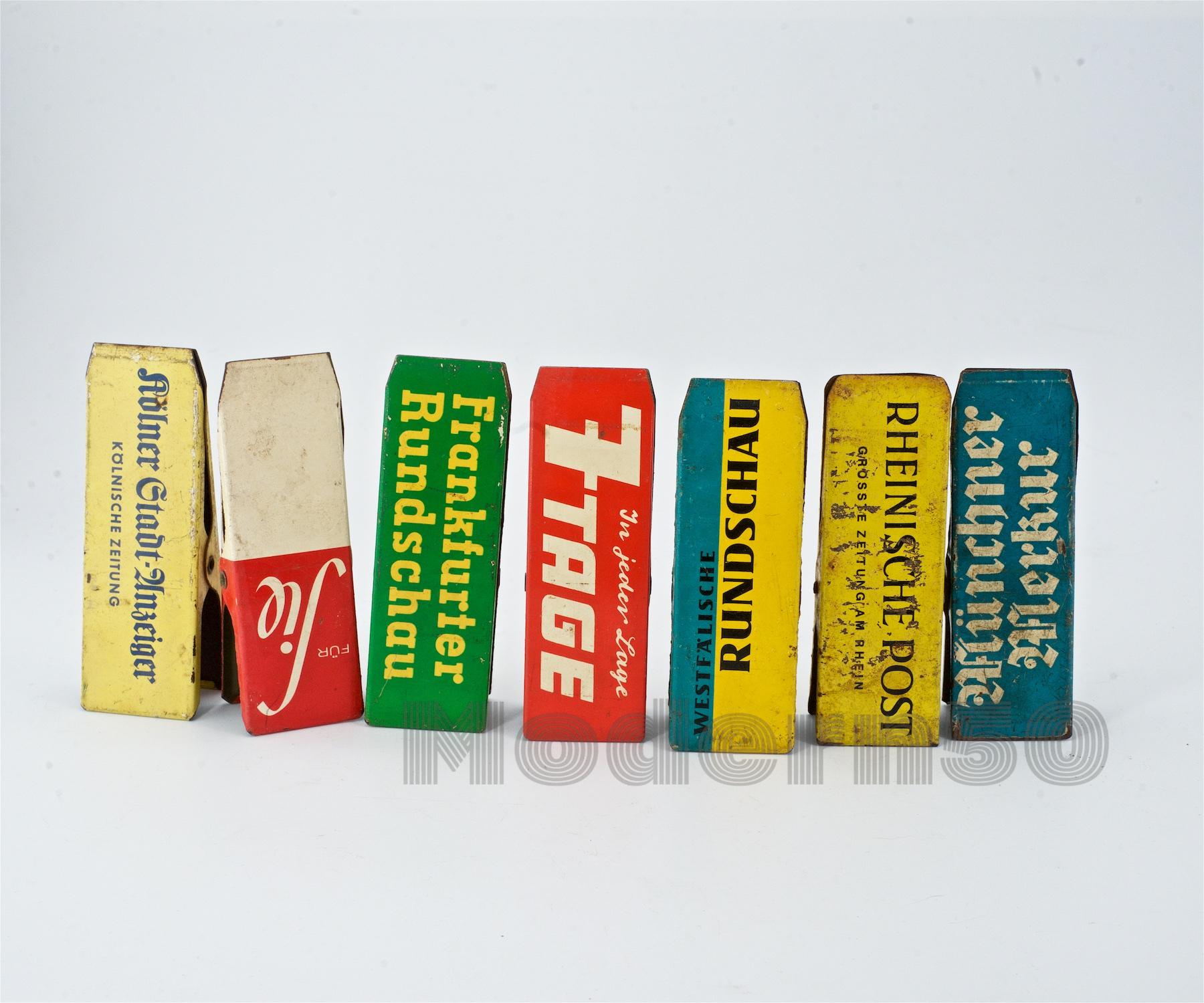 1950er Jahre Deutsch Zeitung Werbung Tin Clips Midcentury Graphic Design Set (Emailliert) im Angebot