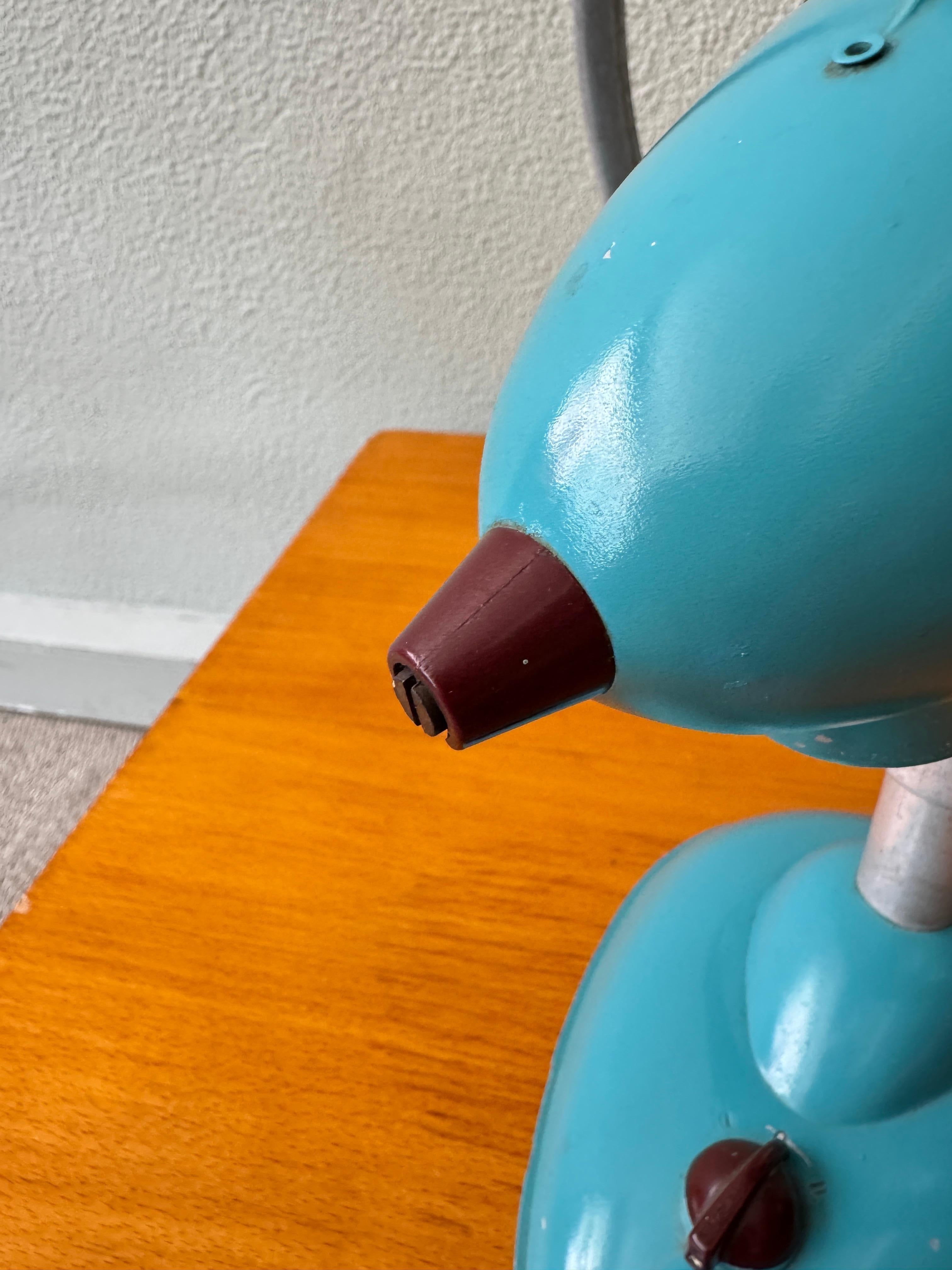 Ventilateur de bureau Streamline allemand des années 1950 par Luft en métal turquoise et bourgogne en vente 8