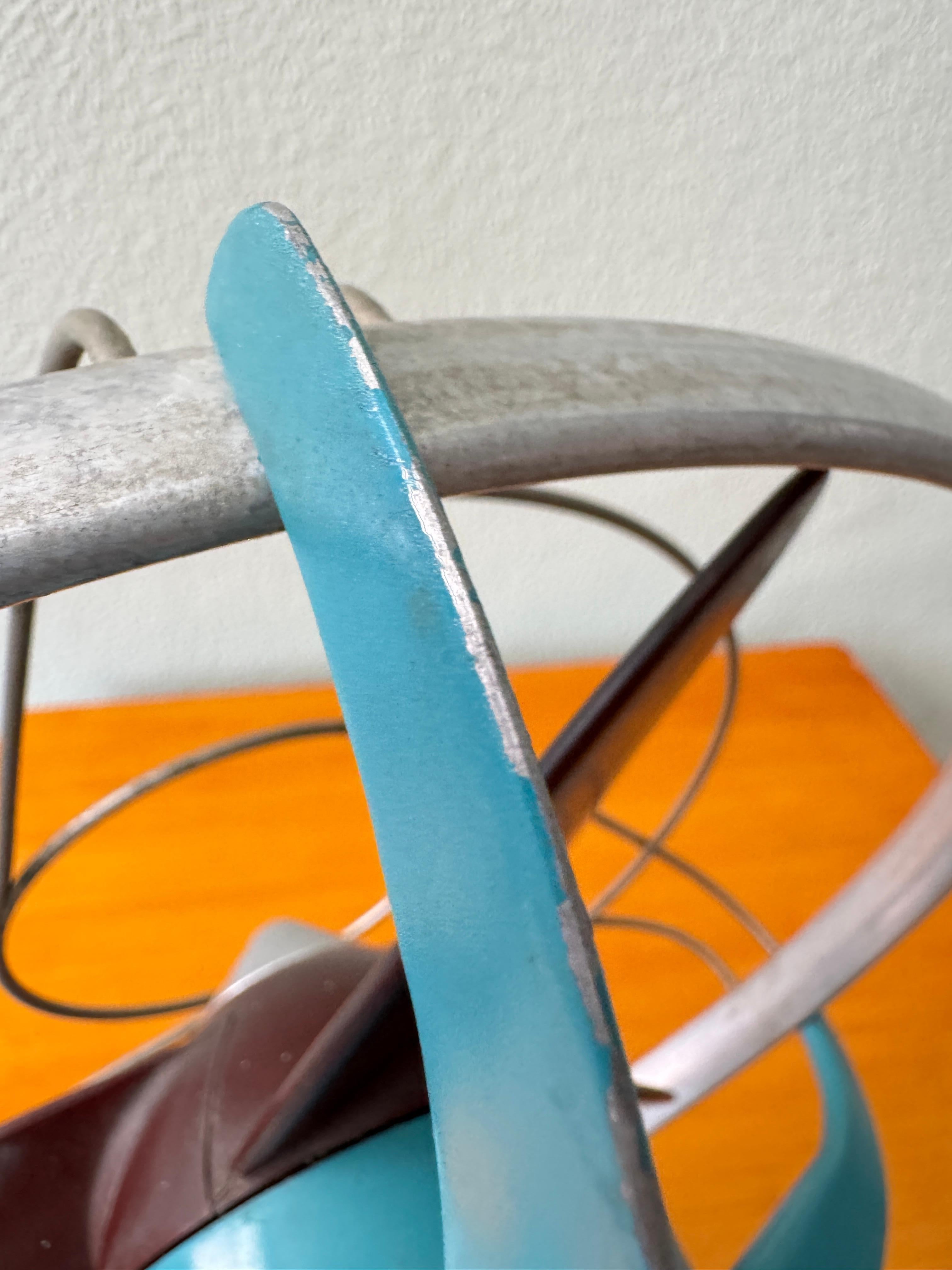 Ventilateur de bureau Streamline allemand des années 1950 par Luft en métal turquoise et bourgogne en vente 10