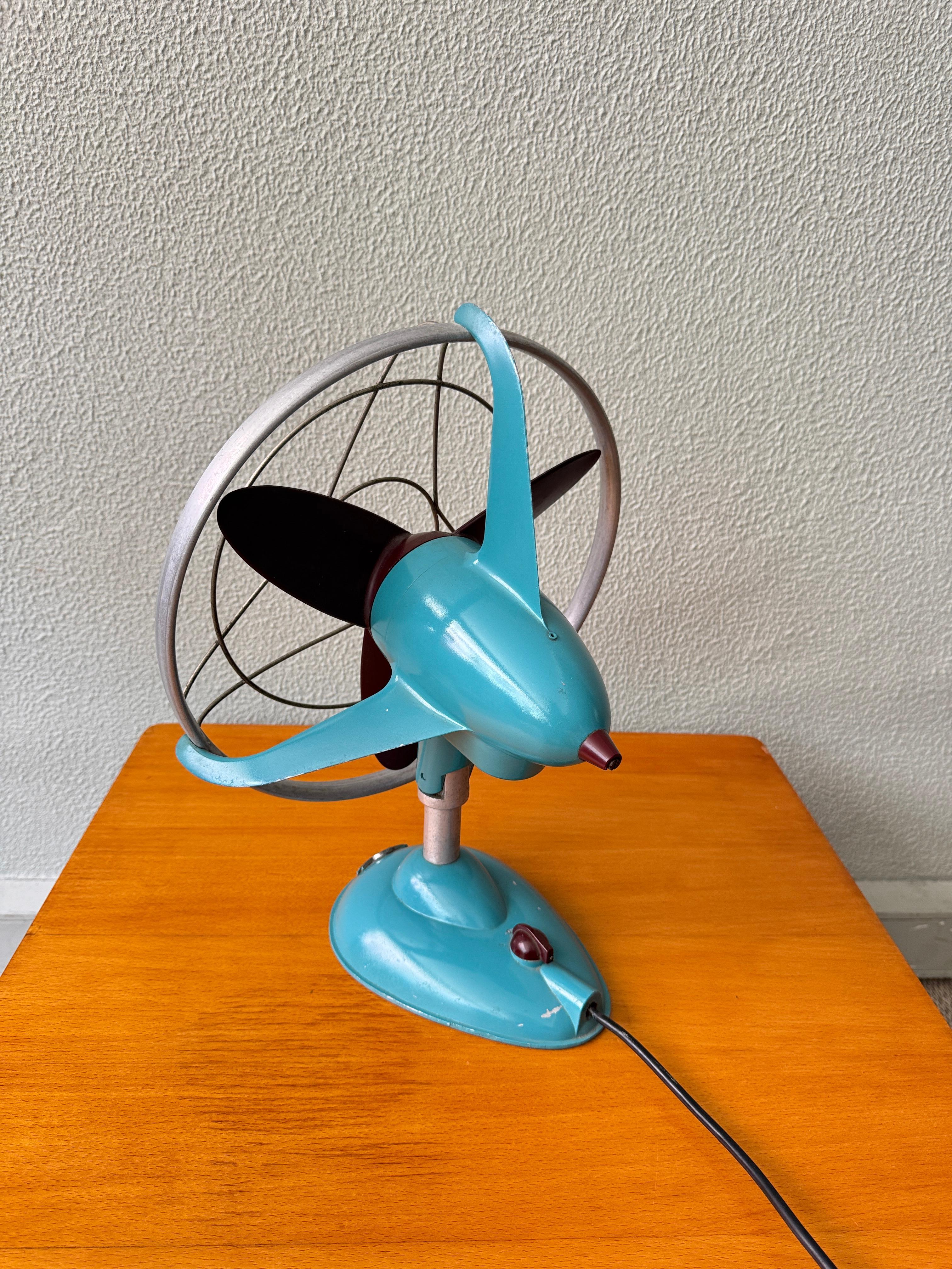 Milieu du XXe siècle Ventilateur de bureau Streamline allemand des années 1950 par Luft en métal turquoise et bourgogne en vente