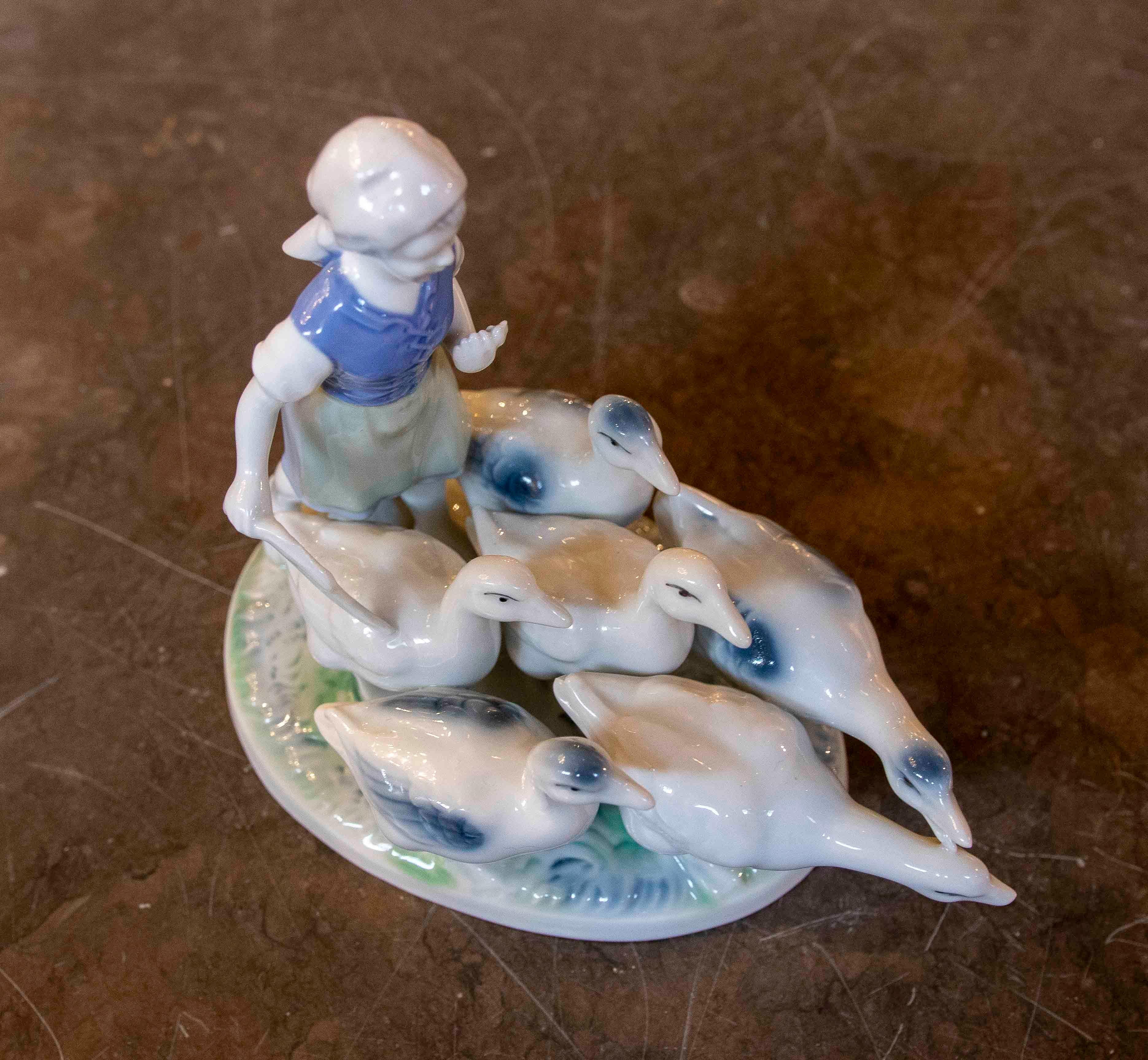1950s Gerold Porzellan Bavaria Porcelain Figure, Traditional German Style For Sale 6