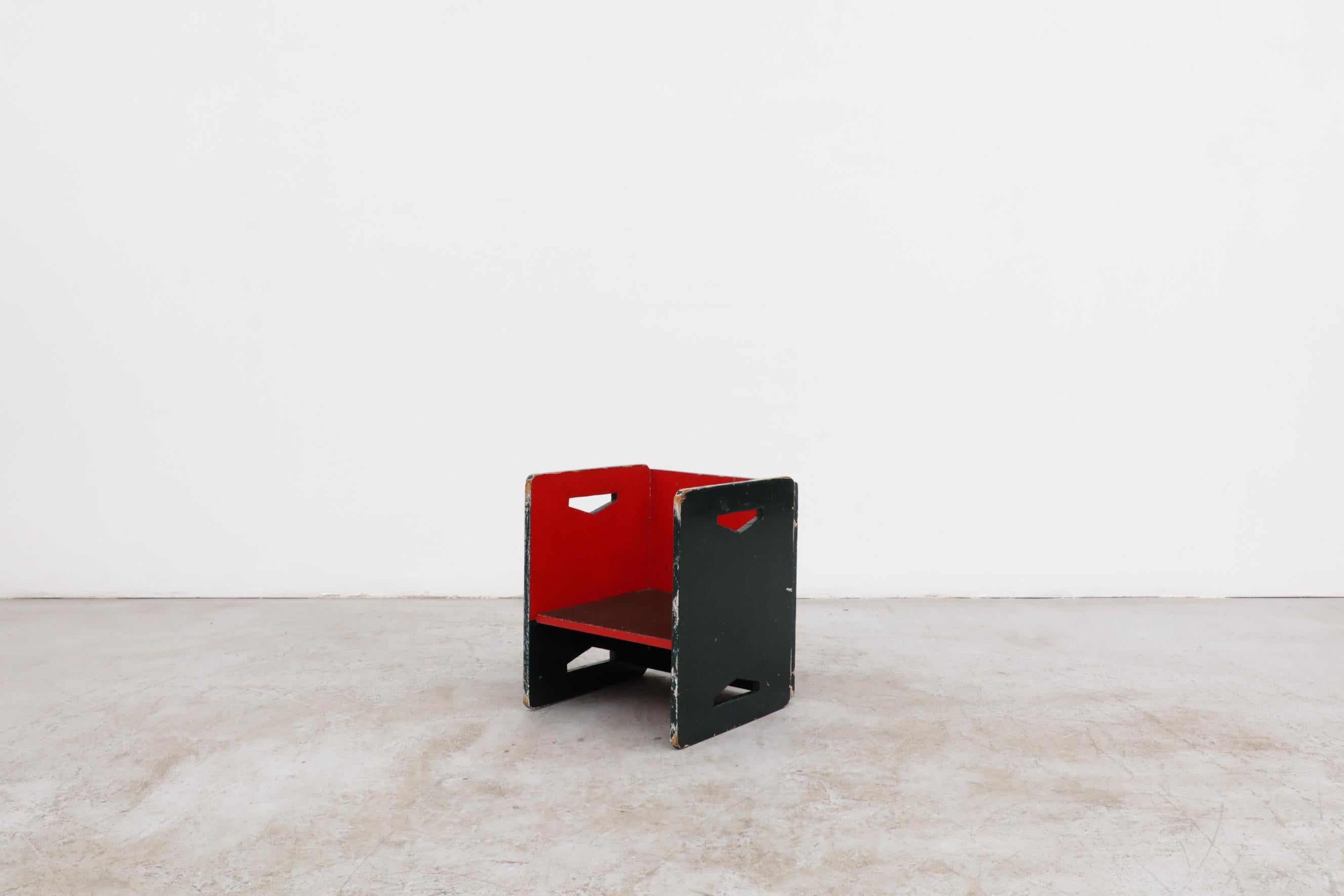Contreplaqué Chaise d'enfant Kubist rouge et vert foncé des années 1950 inspirée par Gerrit Rietveld en vente