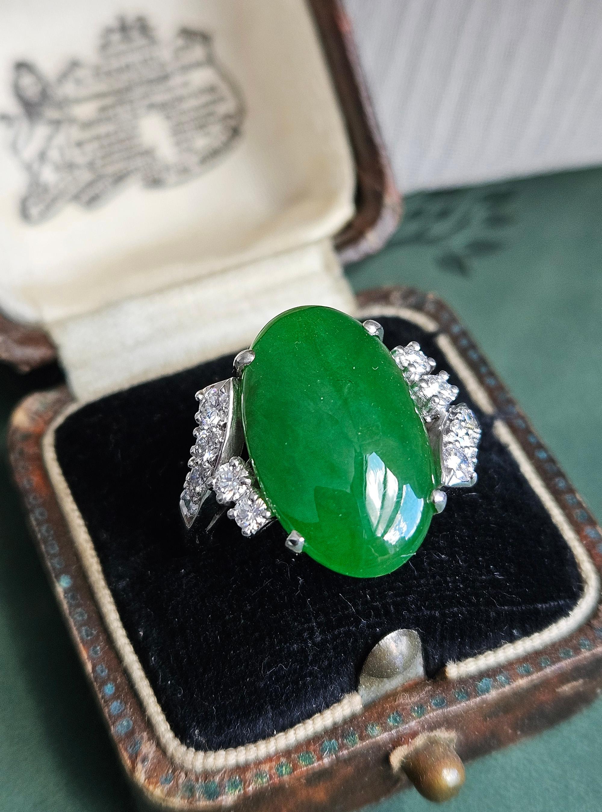 1950s GIA 11.62ctw Natural UNTREATED Green Jade JADEITE Diamond Platinum Ring Pour femmes en vente