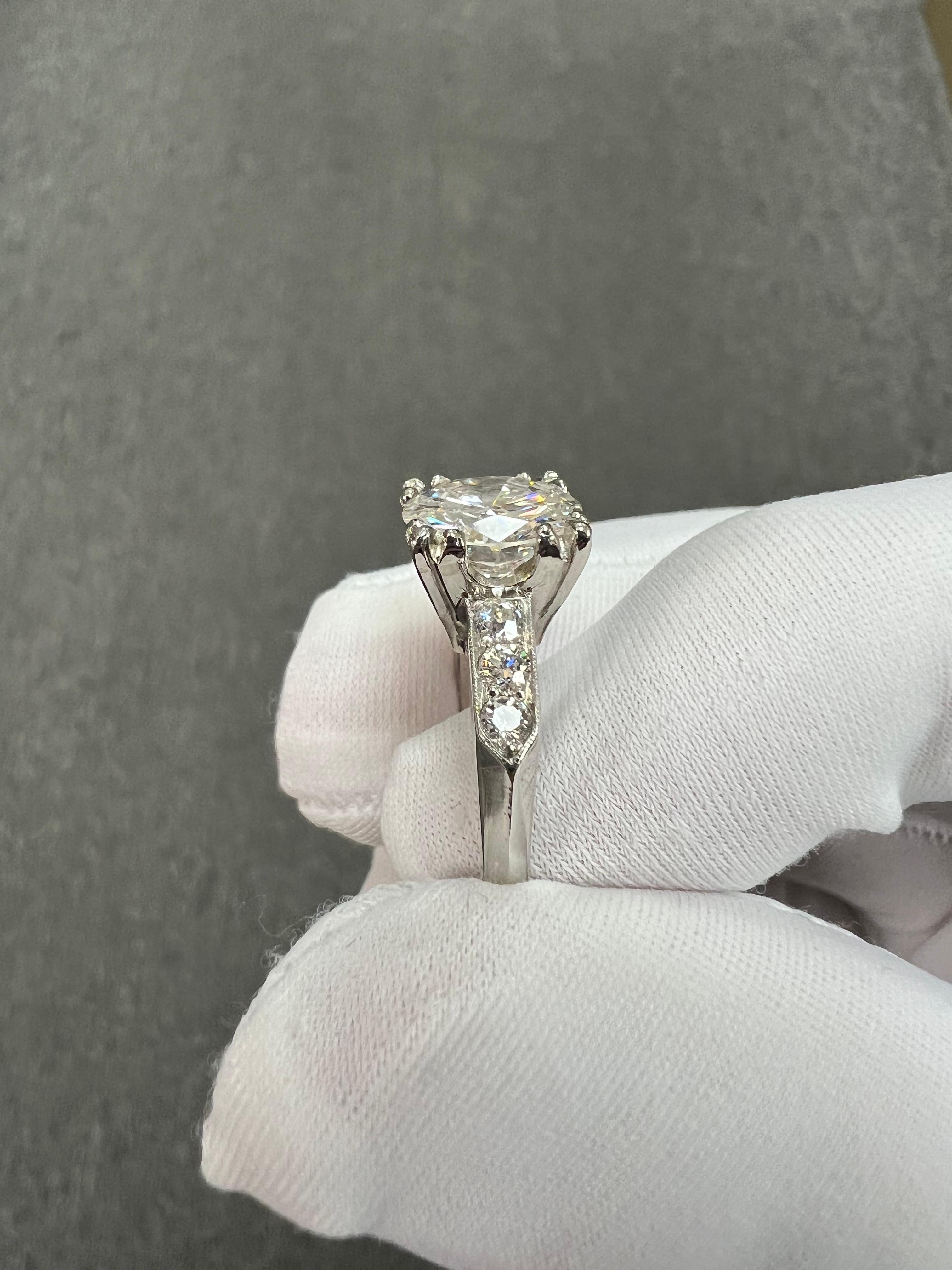 1950s GIA 2.42 Carats Diamond Platinum Engagement Ring  In Good Condition For Sale In Los Angeles, CA