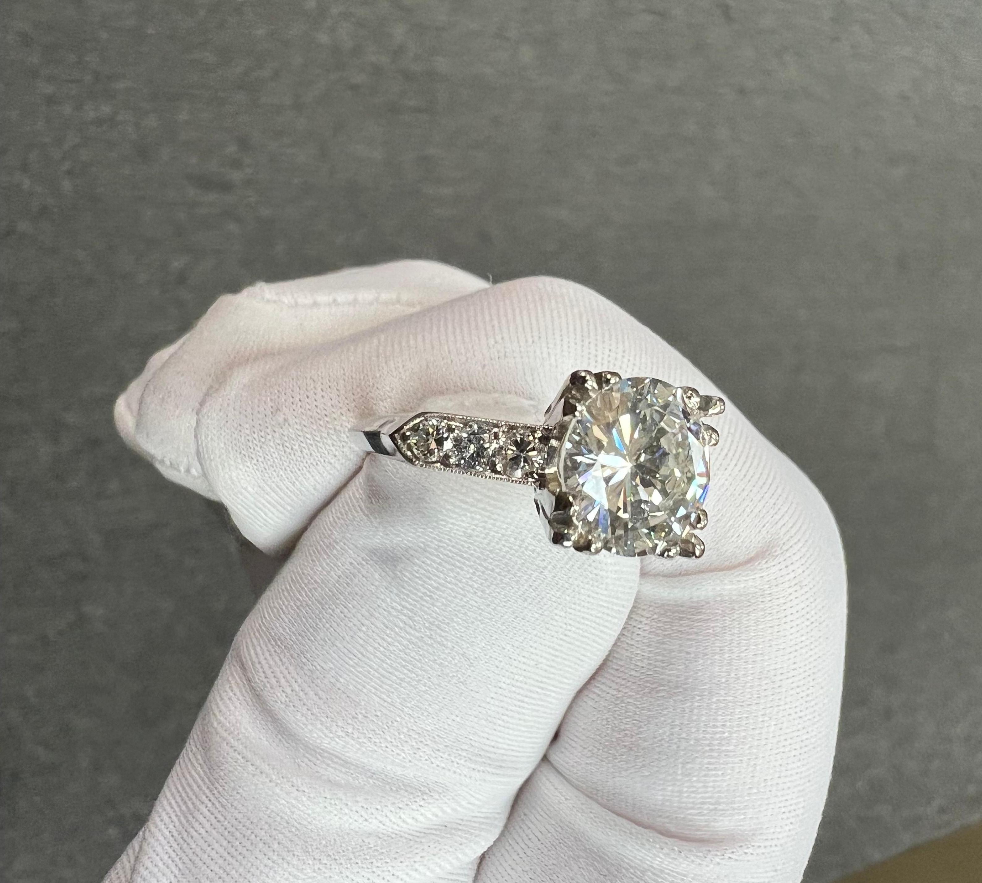 1950s GIA 2.42 Carats Diamond Platinum Engagement Ring  For Sale 3
