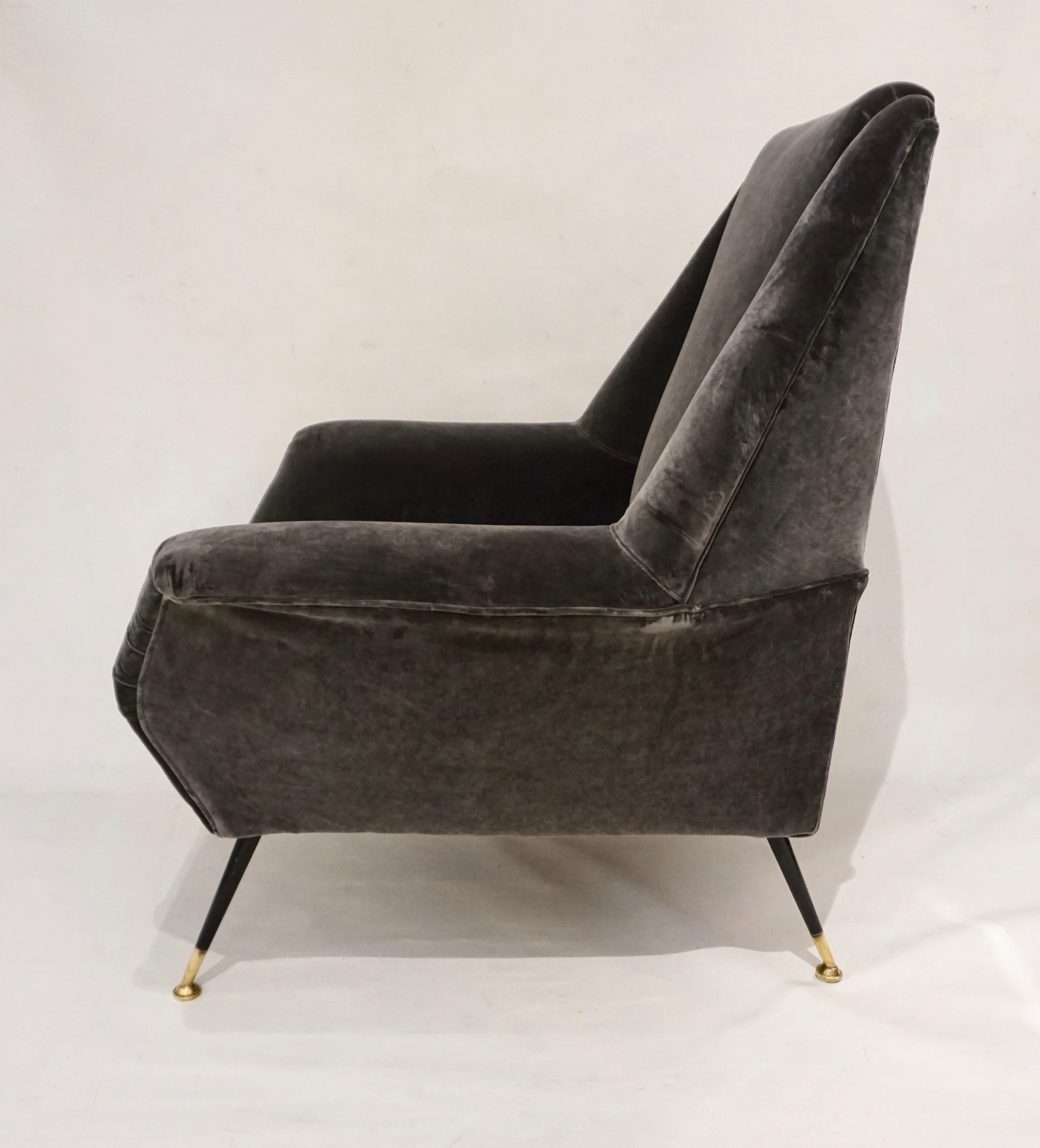 Hand-Crafted 1950s Gigi Radice for Minotti Italian Vintage Pair of Gray Mohair Armchairs