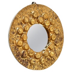 Miroir en céramique dorée en forme de soleil des années 1950 dans le style de Mithe Espelt