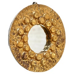 Miroir en céramique dorée en forme de soleil des années 1950 dans le style de Mithe Espelt
