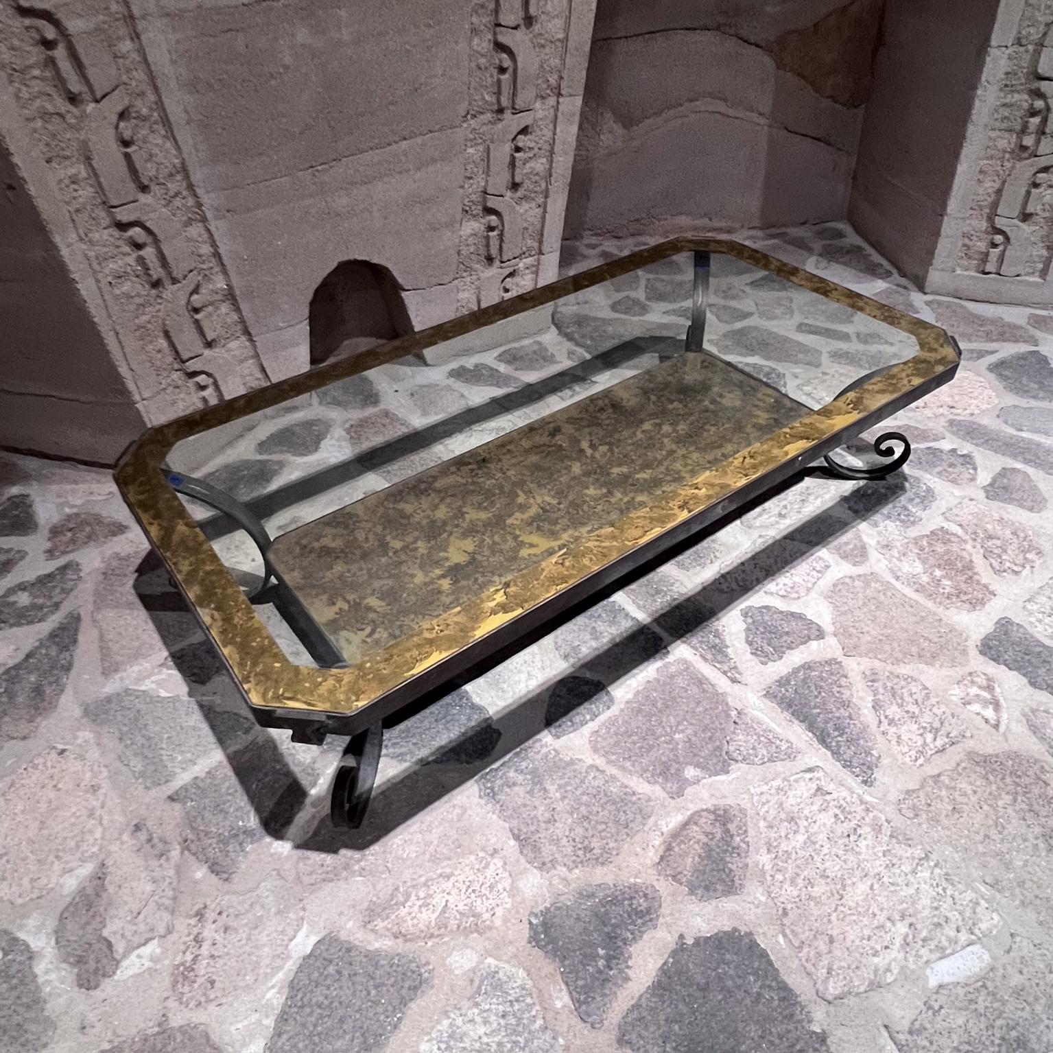 Laiton Table basse en verre doré des années 1950 Arturo Pani Mexico en vente
