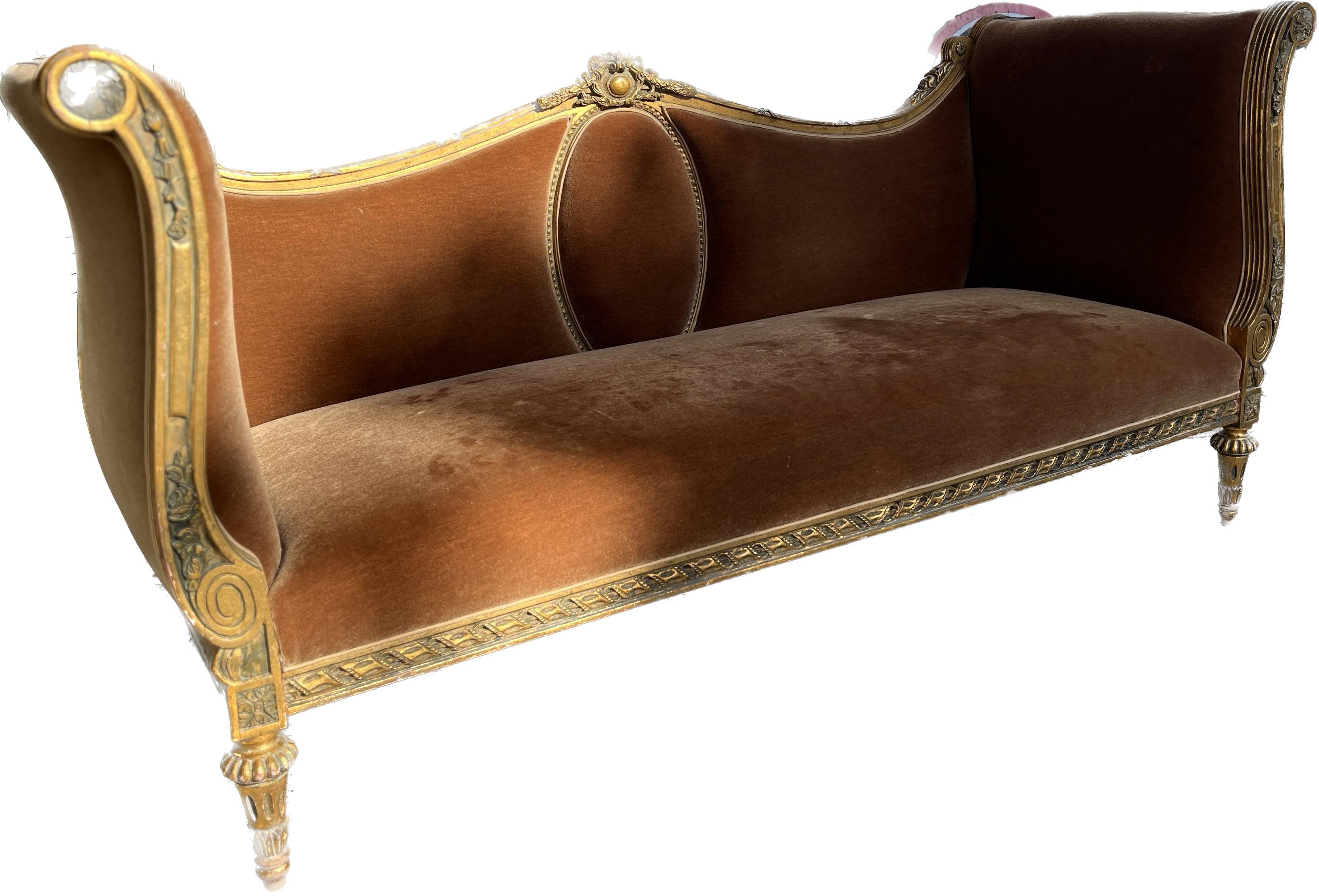 1950s Gilt French Couch in Mohair In Good Condition For Sale In Tarrytown, NY