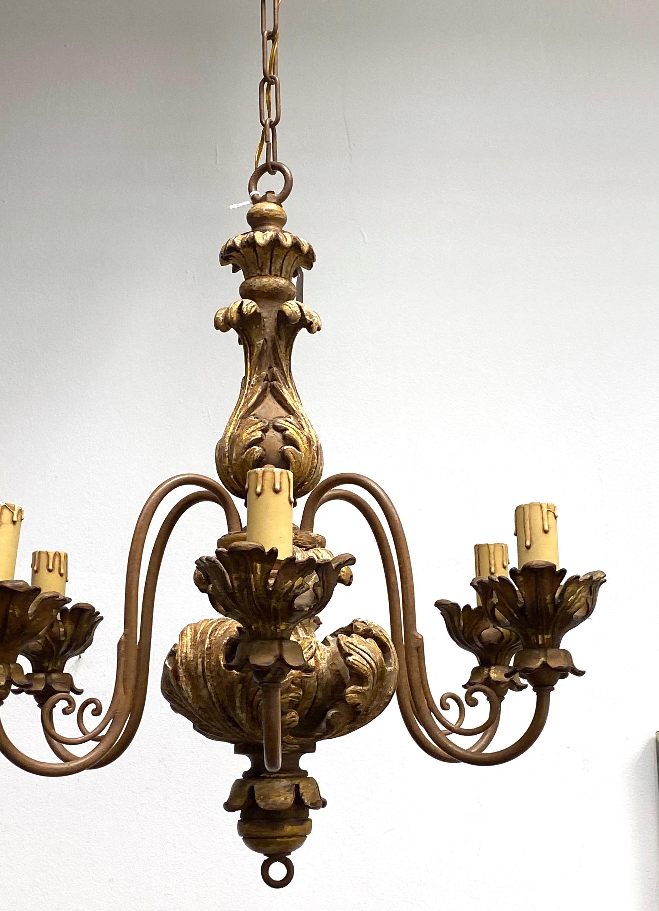 Mid-20th Century 1950s Giltwood Acanthus Leaf Decoration Chandelier Tole Hollywood Regency