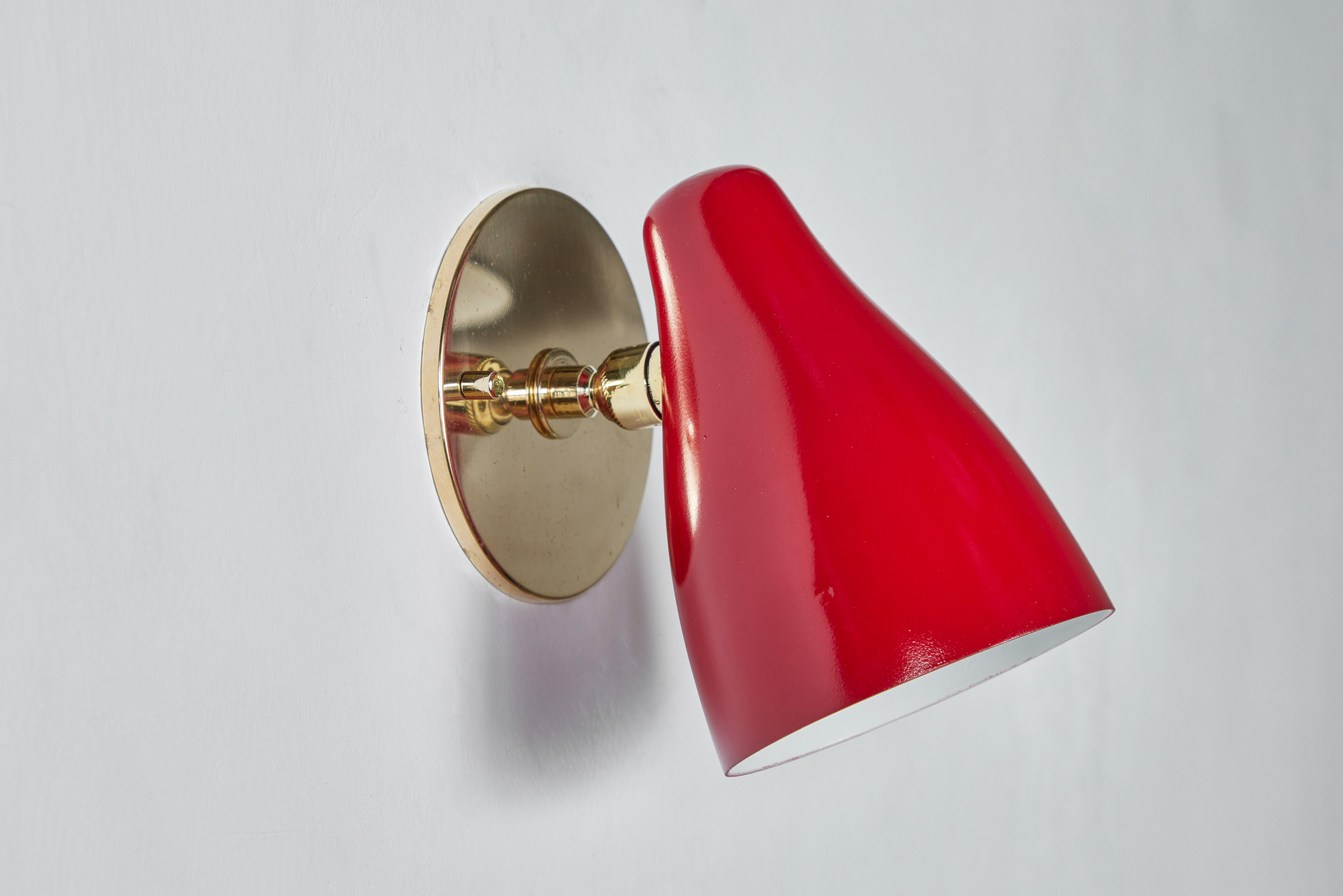 1950s Gino Sarfatti Articulating Red Wall Lamp for Arteluce In Good Condition In Glendale, CA