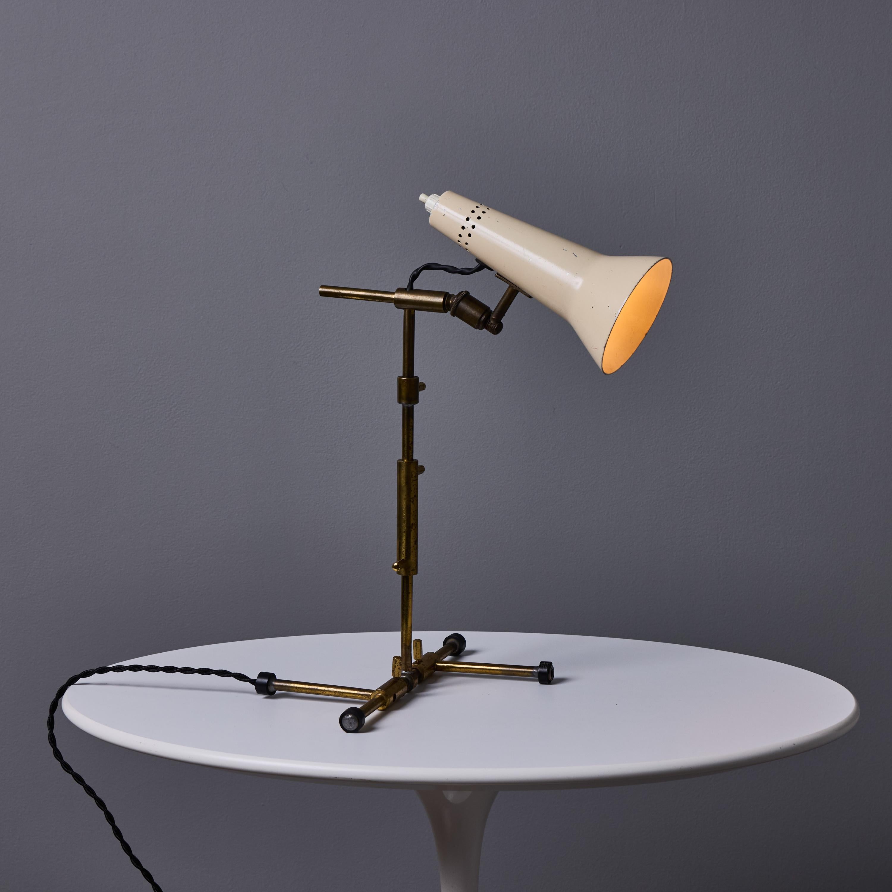 1950s Gino Sarfatti Sculptural Table Lamp for Arteluce en venta 3