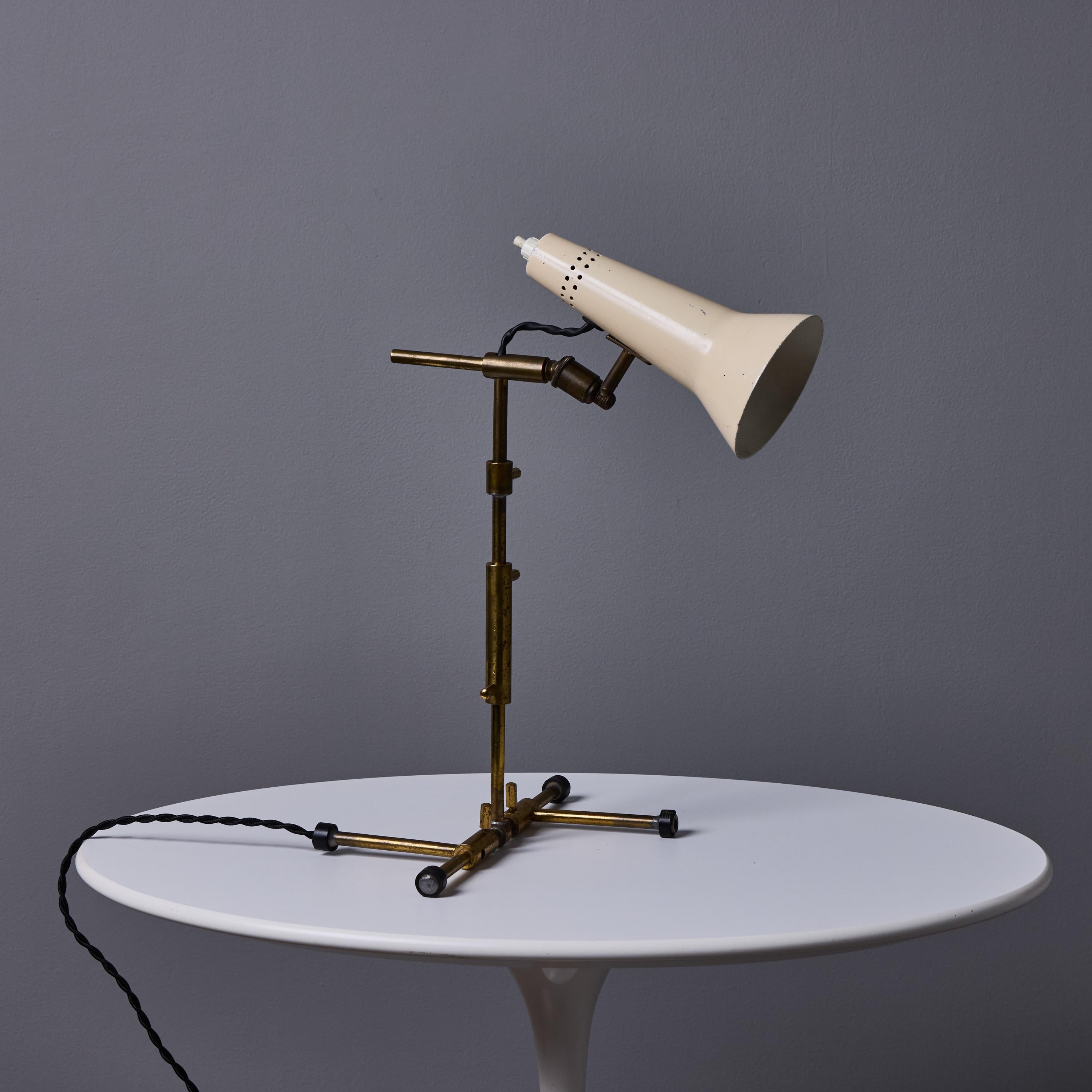 1950s Gino Sarfatti Sculptural Table Lamp for Arteluce en venta 10