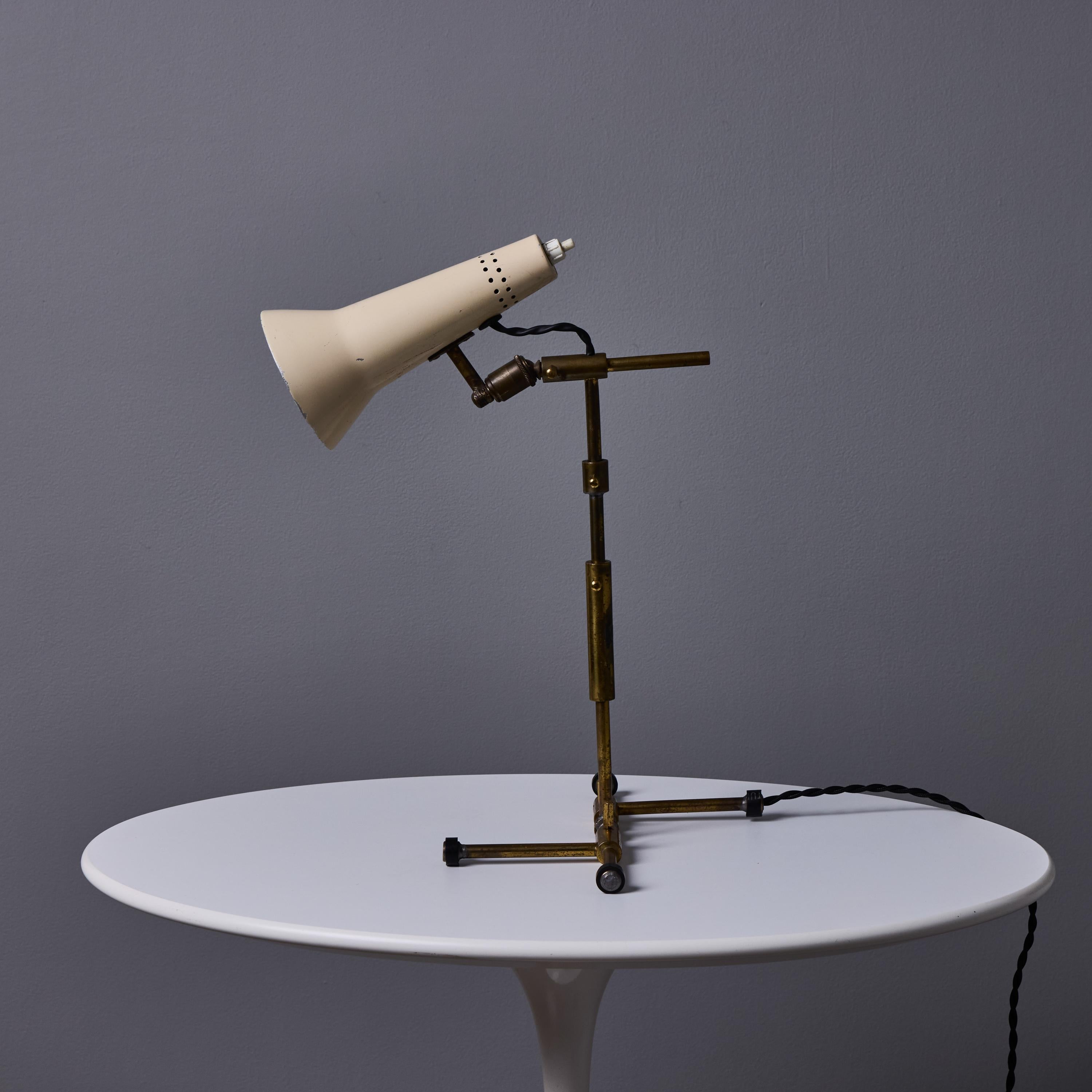 1950s Gino Sarfatti Sculptural Table Lamp for Arteluce Metal en venta
