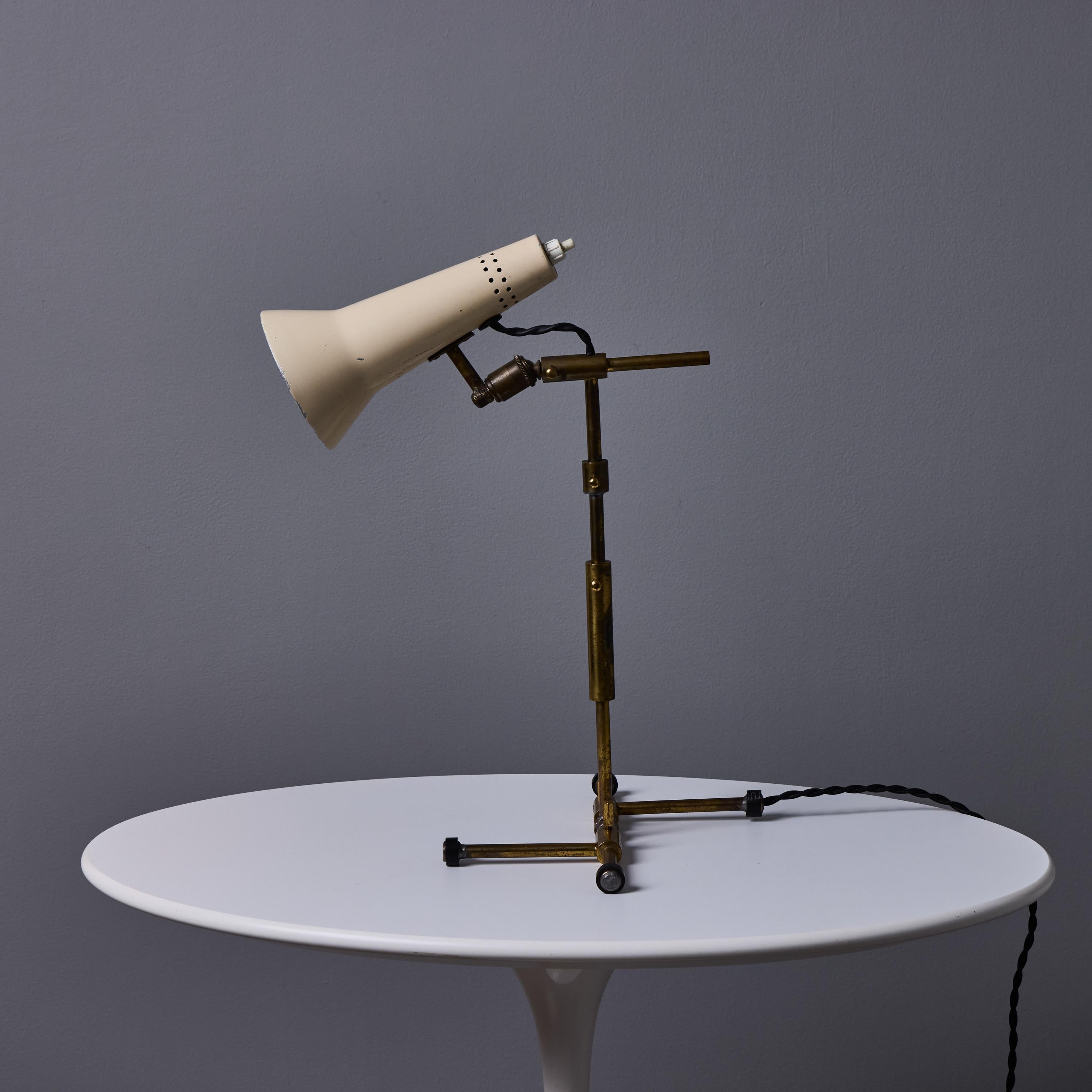 1950s Gino Sarfatti Sculptural Table Lamp for Arteluce en venta 1