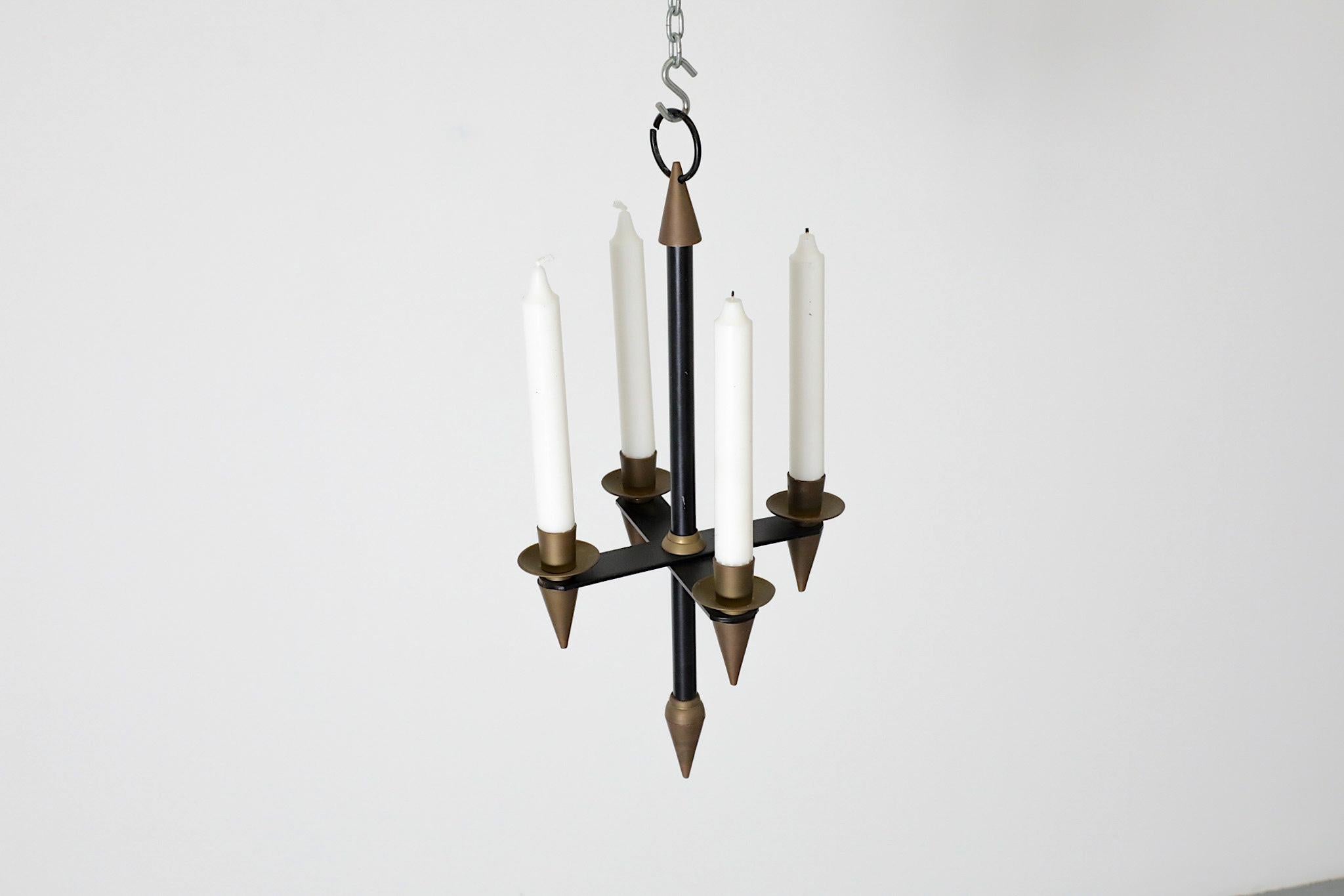Candelabro a sospensione in ottone e metallo in stile Gio Ponti degli anni '50 in vendita 4
