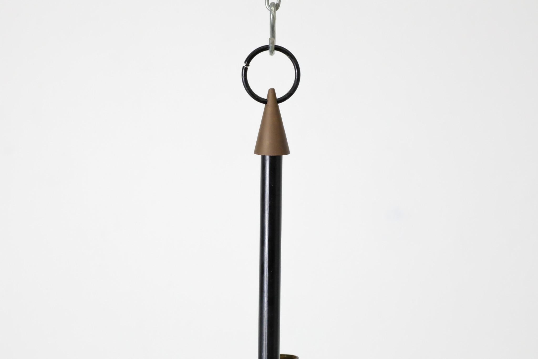 Smaltato Candelabro a sospensione in ottone e metallo in stile Gio Ponti degli anni '50 in vendita