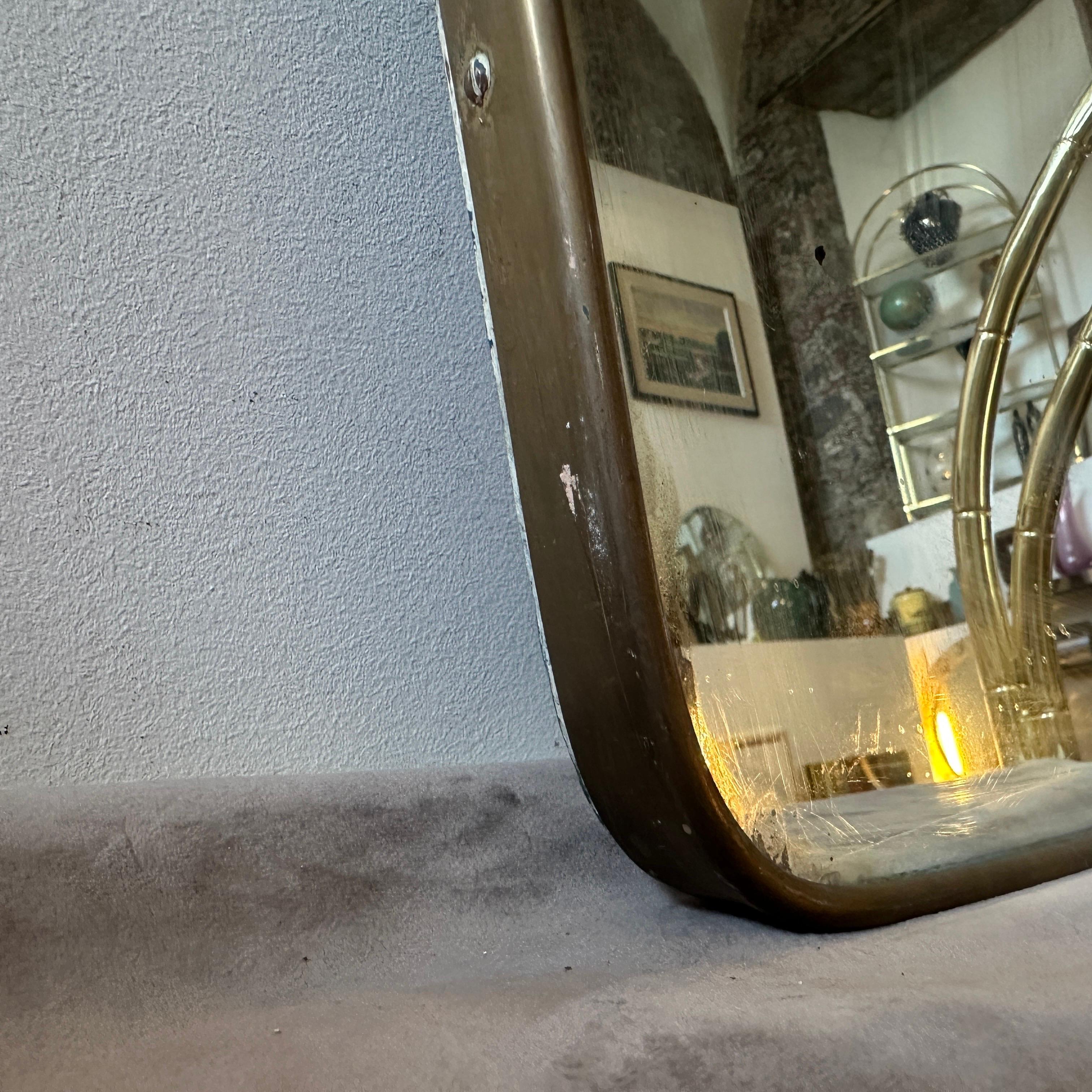 1950s Gio Ponti Style Mid-Century Modern Brass Italian Wall Mirror In Good Condition In Aci Castello, IT