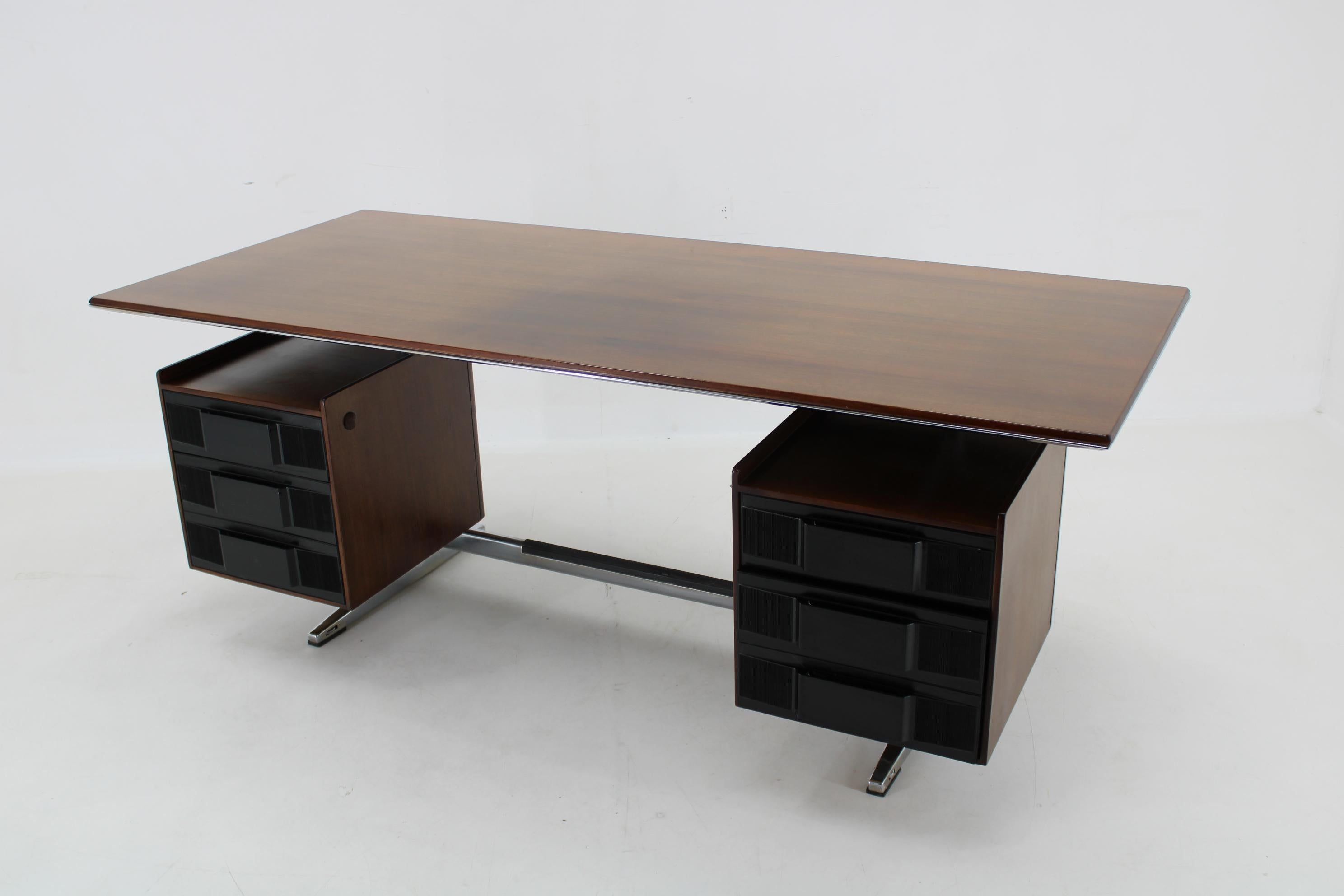 1950s Gio Ponti Large Executive Desk for RIMA Padova in Walnut Finish, Italy In Good Condition In Praha, CZ