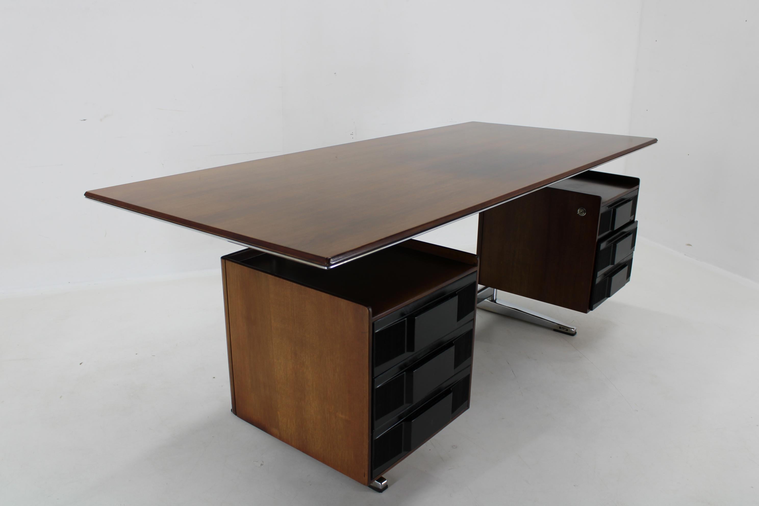 Plastic 1950s Gio Ponti Large Executive Desk for RIMA Padova in Walnut Finish, Italy