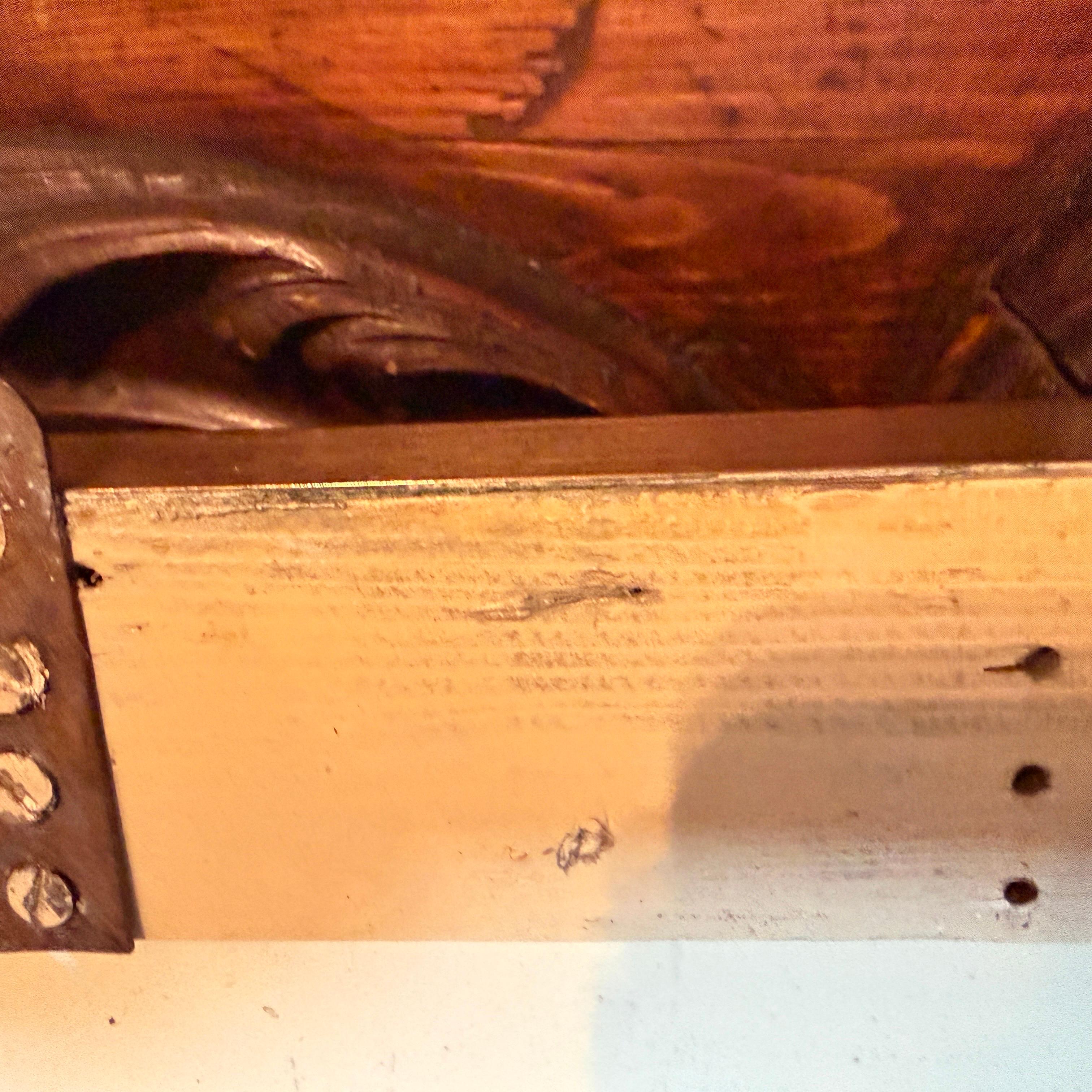 1950s Gio Ponti Style Mid-Century Modern Biscuit Shaped Brass Wall Mirror en venta 5