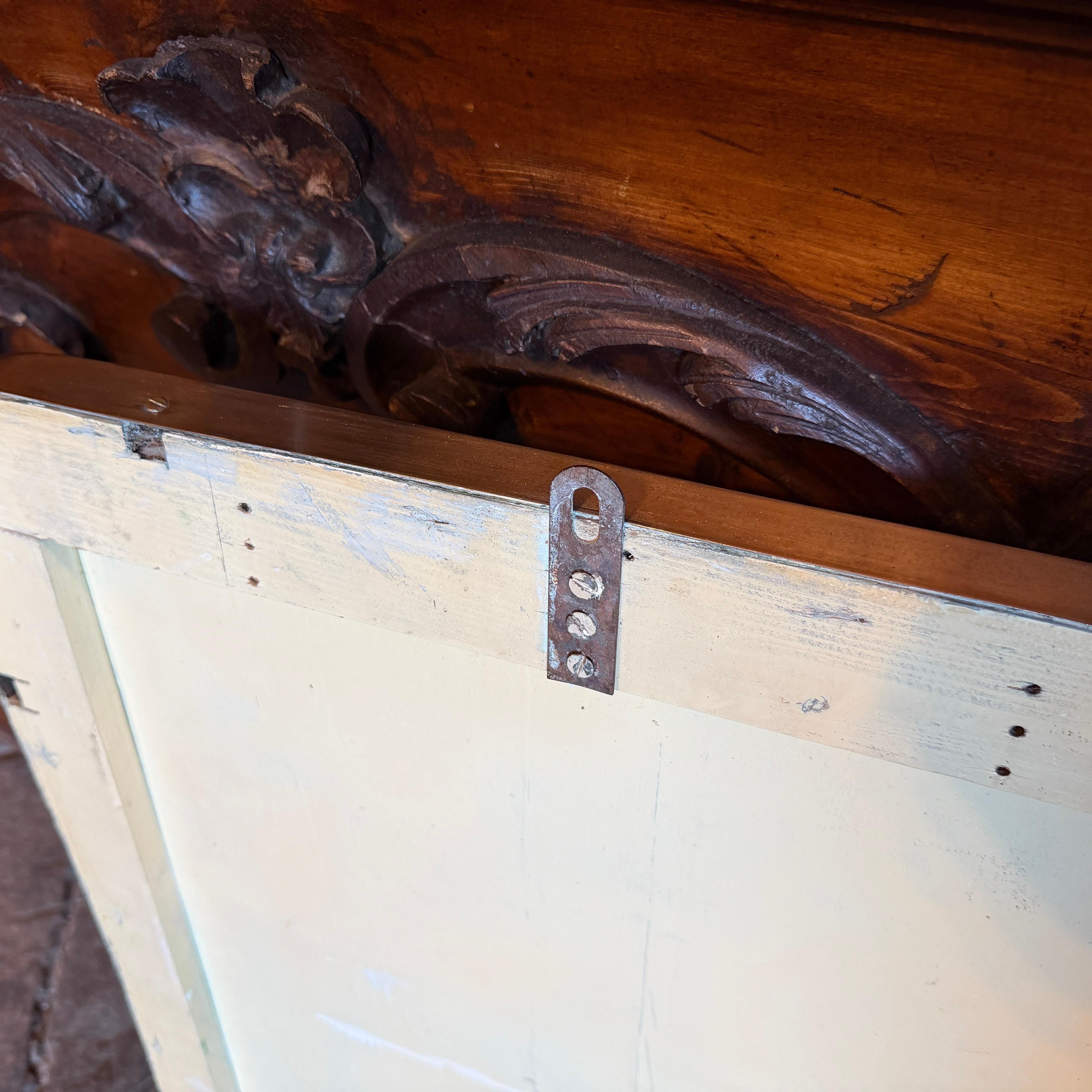 1950s Gio Ponti Style Mid-Century Modern Biscuit Shaped Brass Wall Mirror siglo XX en venta