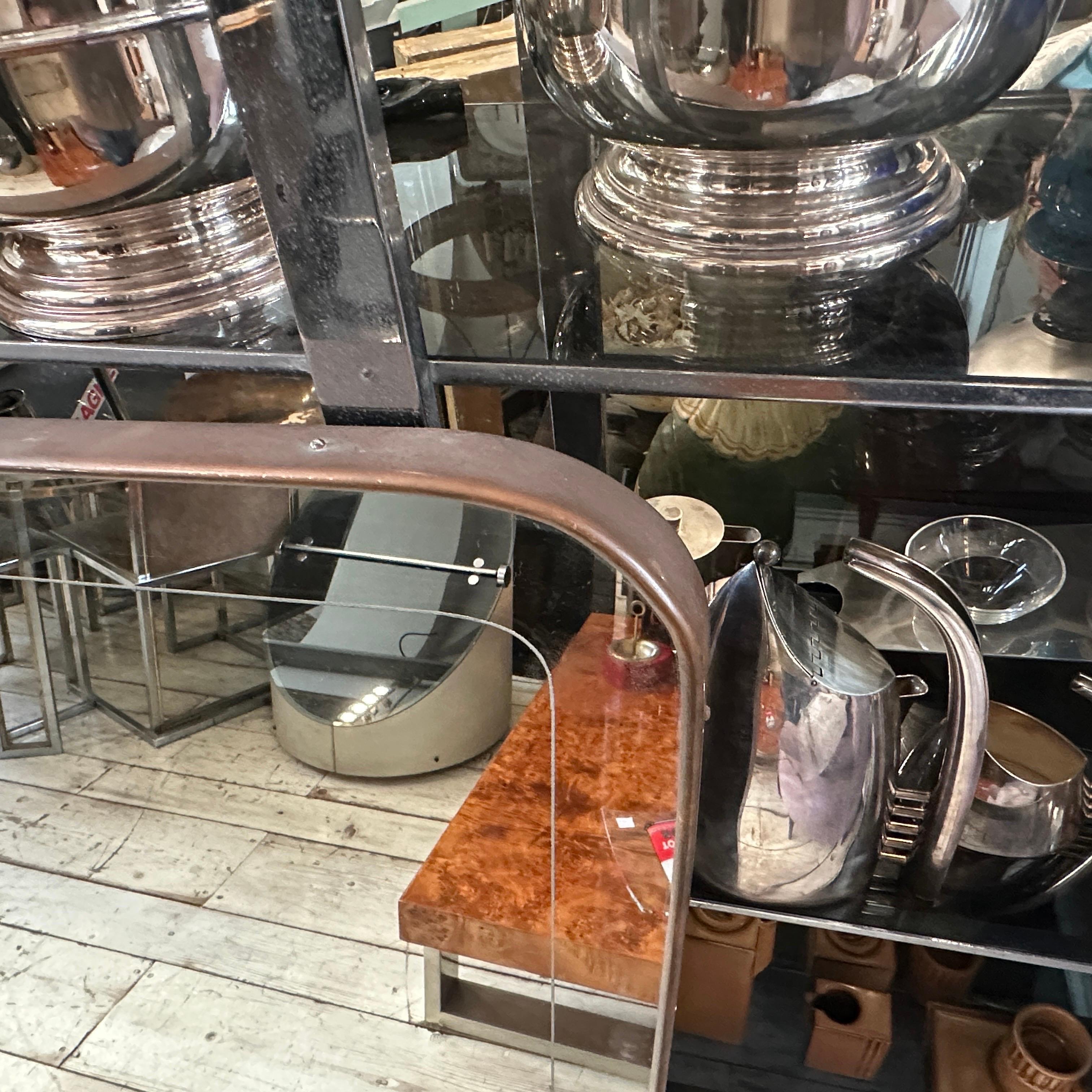 1950s Gio Ponti Style Mid-Century Modern Brass and Etched Glass Big Wall MIrror For Sale 8