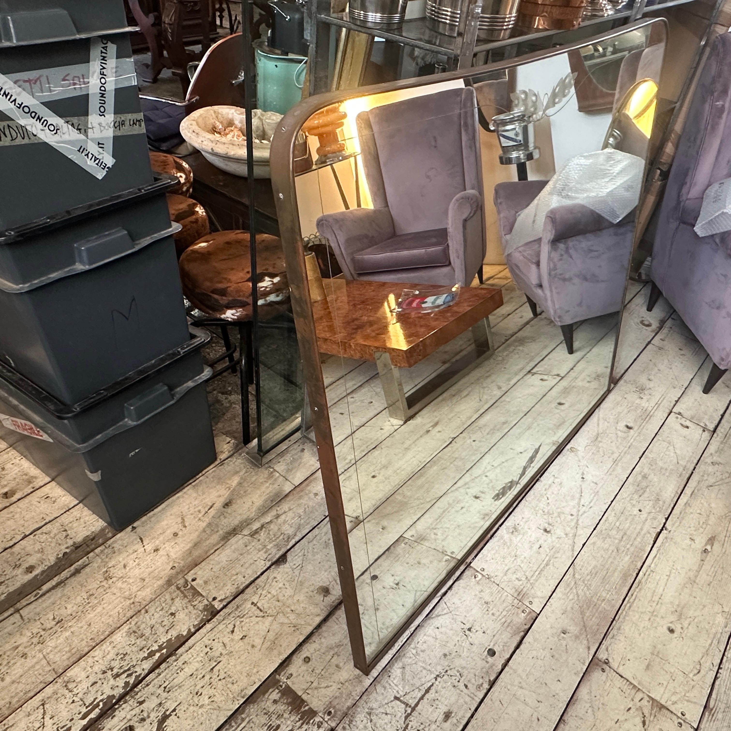 1950s Gio Ponti Style Mid-Century Modern Brass and Etched Glass Big Wall MIrror For Sale 9