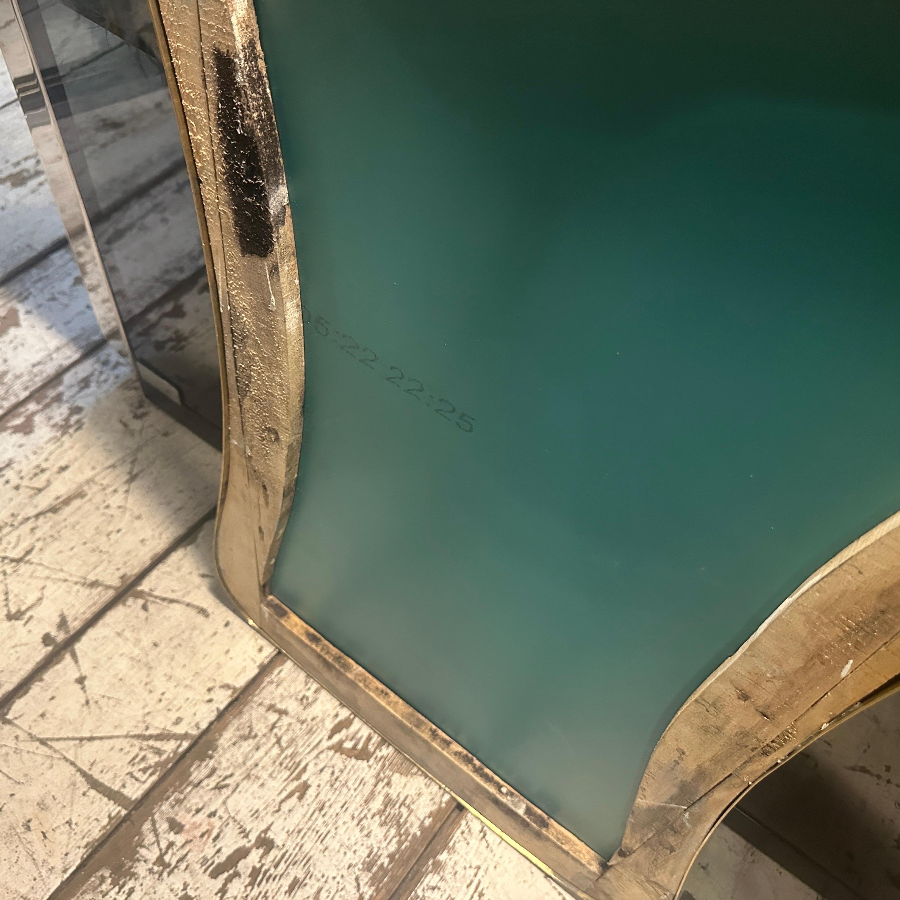 Espejo de pared en forma de galleta de latón de los años 50, estilo Gio Ponti, moderno de mediados de siglo Hecho a mano en venta