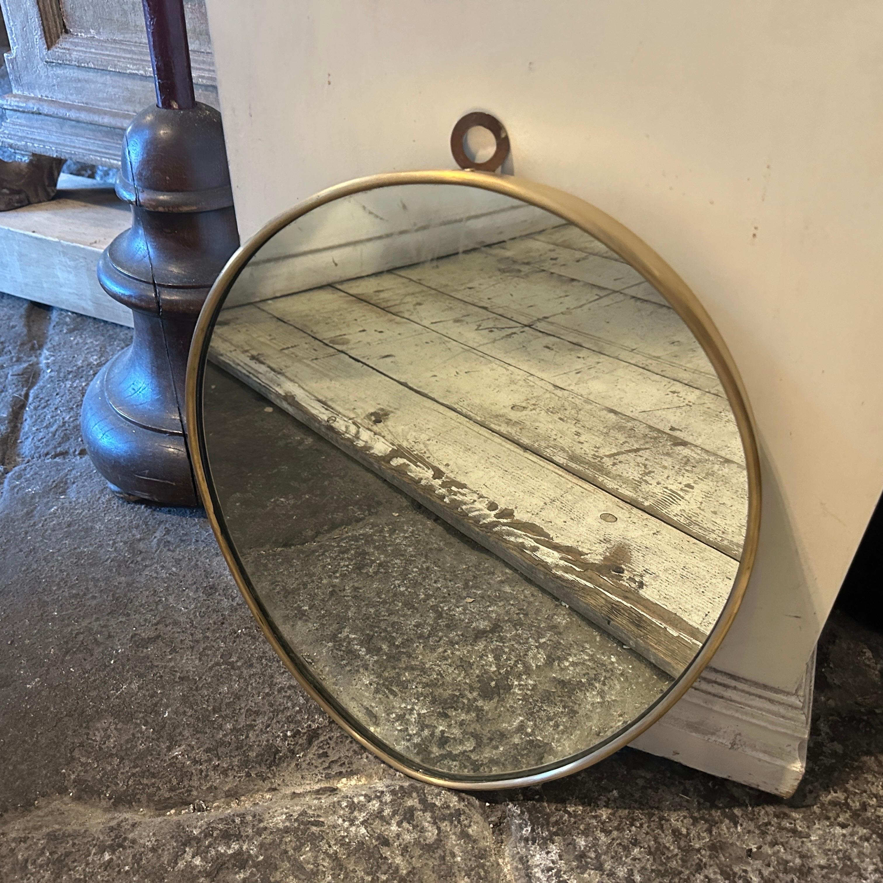 1950s Giò Ponti Style Mid-Century Modern Brass Italian Oval Wall Mirror For Sale 3