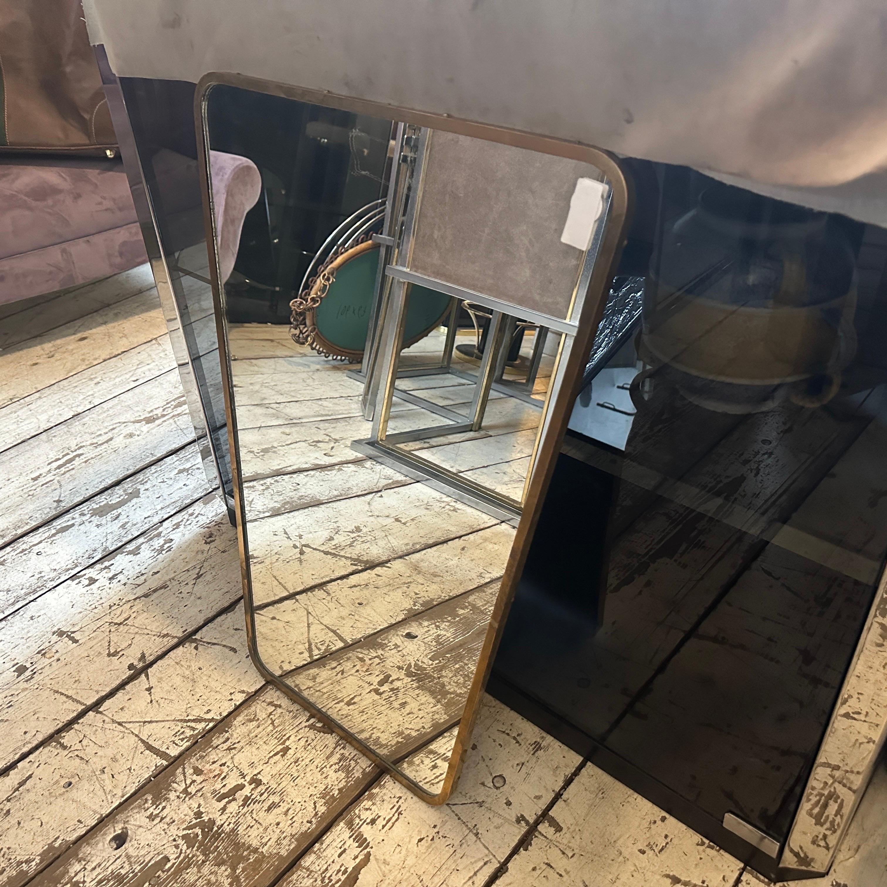 1950s Gio Ponti Style Mid-Century Modern Brass Italian Wall Mirror For Sale 3