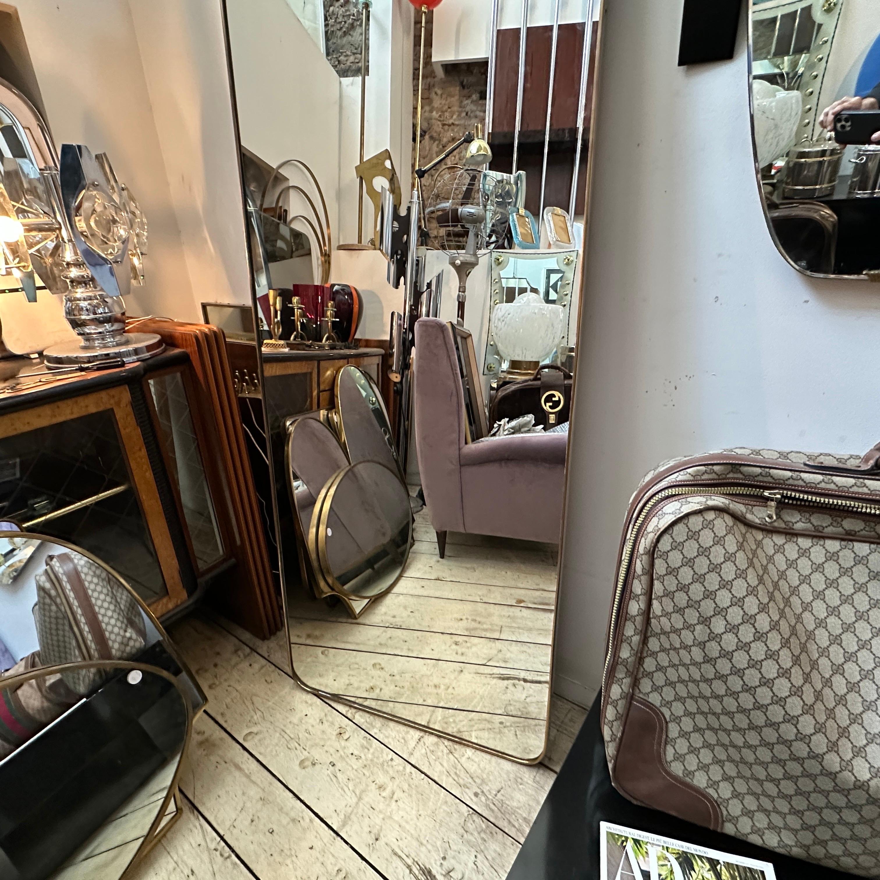 Specchio da parete grande in ottone in stile Gio Ponti del 1950, metà secolo moderno in vendita 3