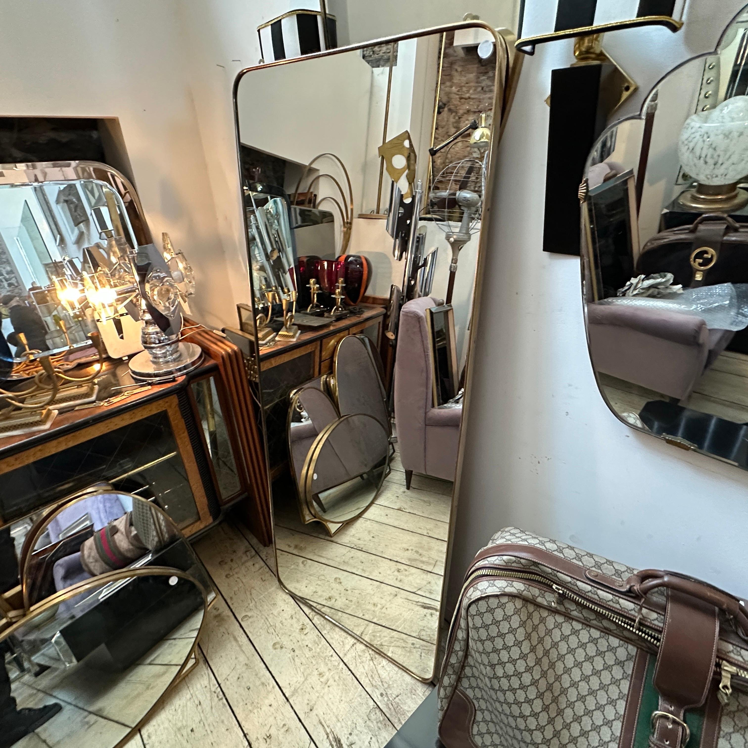 Specchio da parete grande in ottone in stile Gio Ponti del 1950, metà secolo moderno in vendita 6