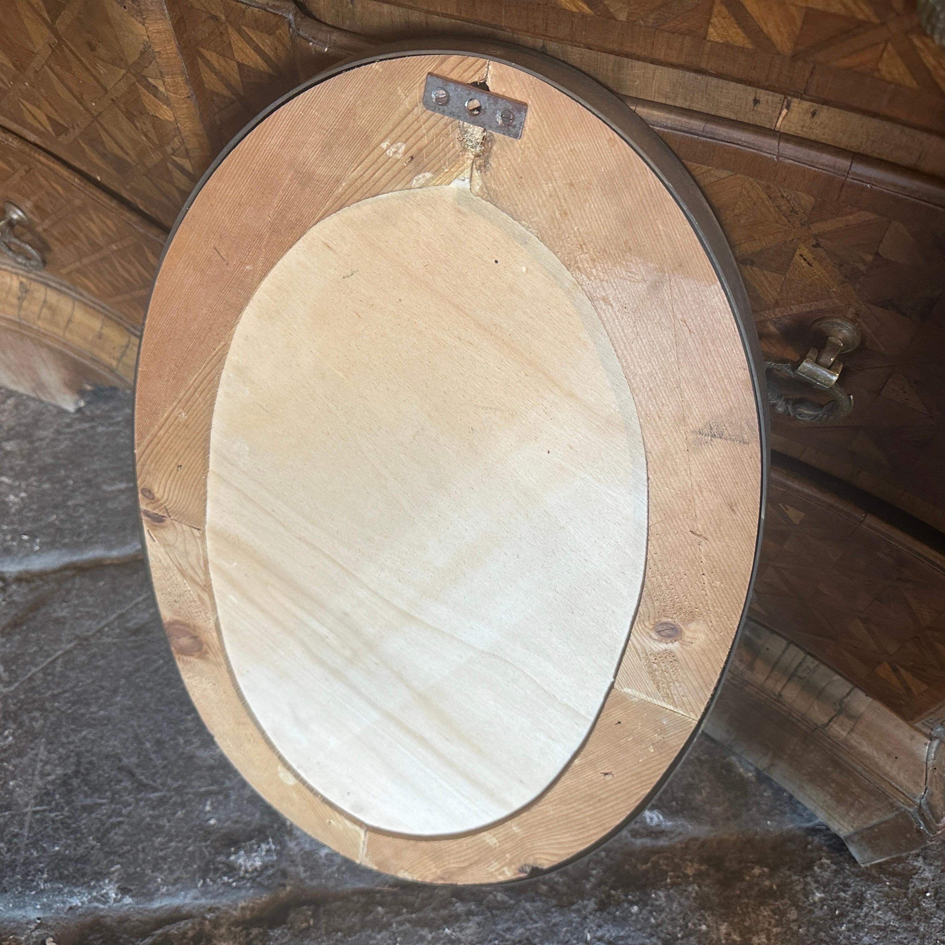 1950s Gio Ponti Style Mid-Century Modern Brass Oval Wall Mirror For Sale 4