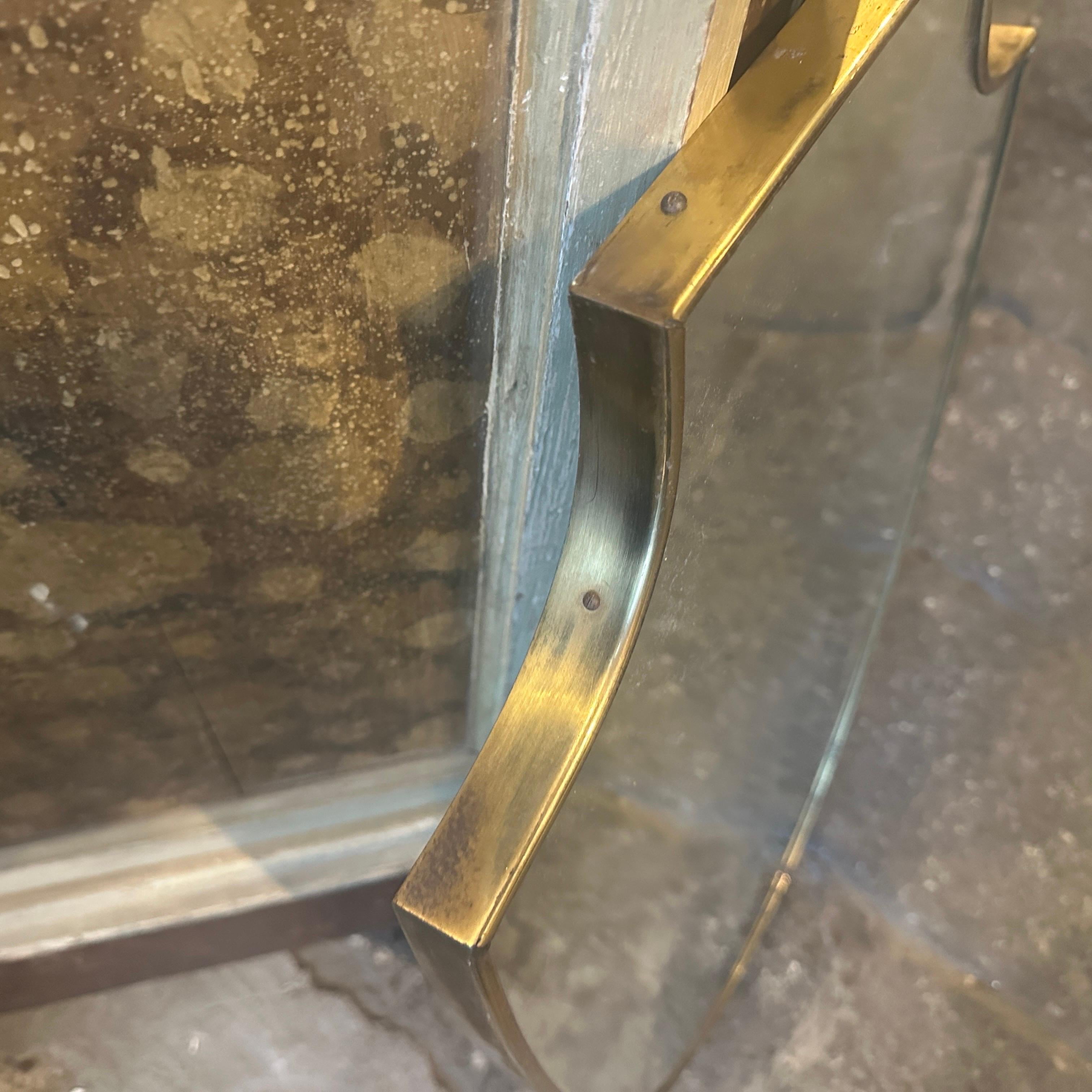 Miroir en forme de bouclier en laiton, style Gio Ponti, années 1950, Mid-century Modern 4