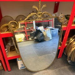 Specchio da parete a scudo in ottone del 1950 in stile Gio Ponti, metà del secolo scorso