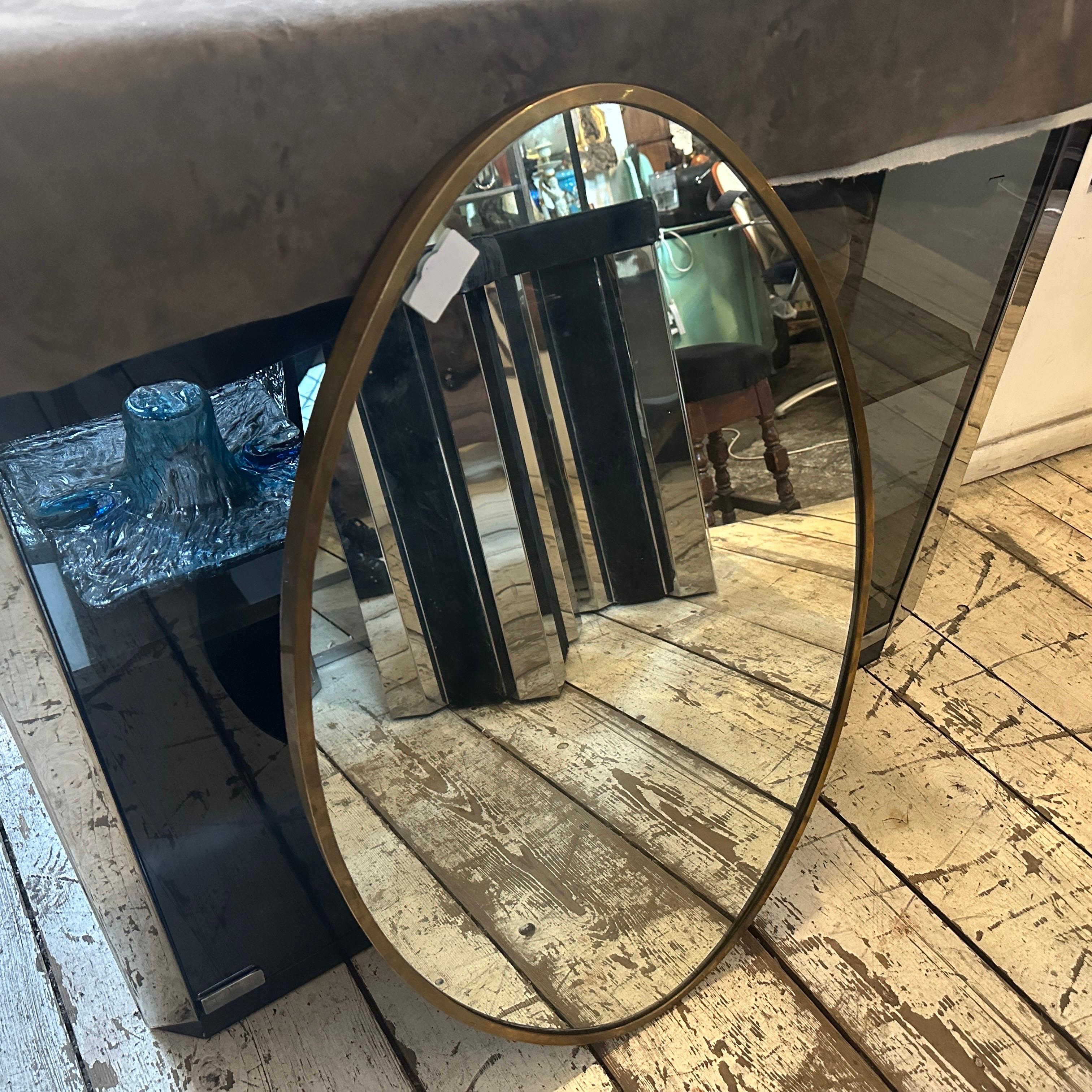20ième siècle Miroir mural ovale italien en laiton massif, style Gio Ponti, années 1950, Mid-Century Modern en vente