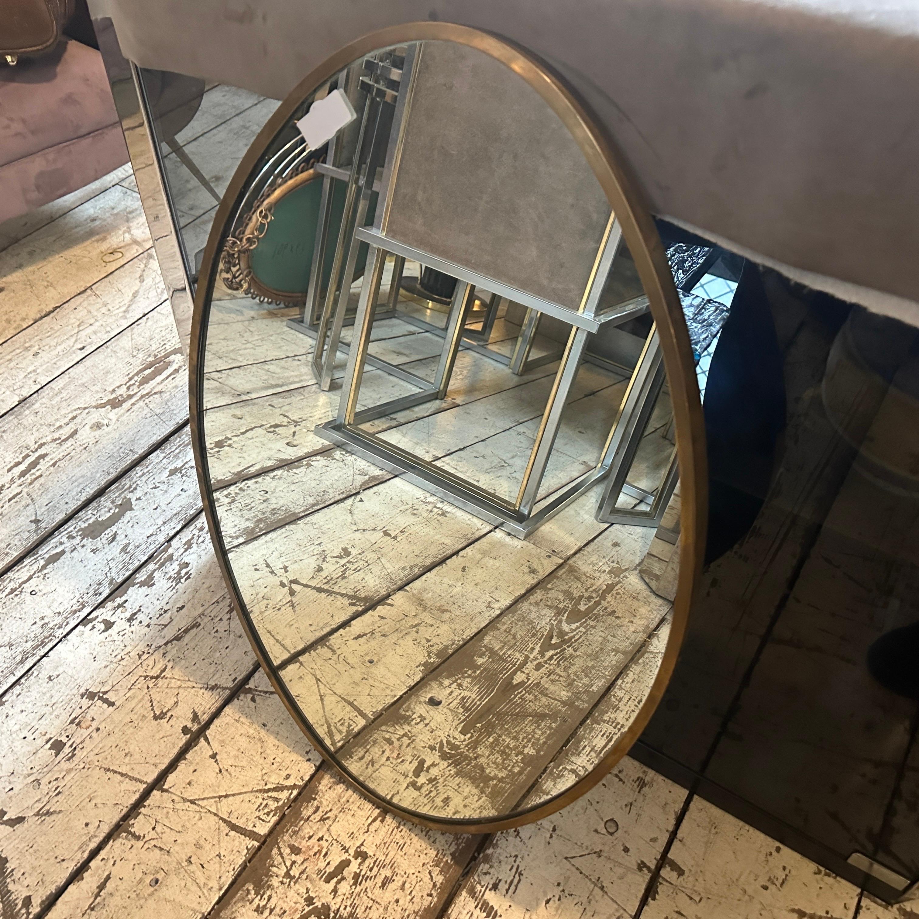 Laiton Miroir mural ovale italien en laiton massif, style Gio Ponti, années 1950, Mid-Century Modern en vente