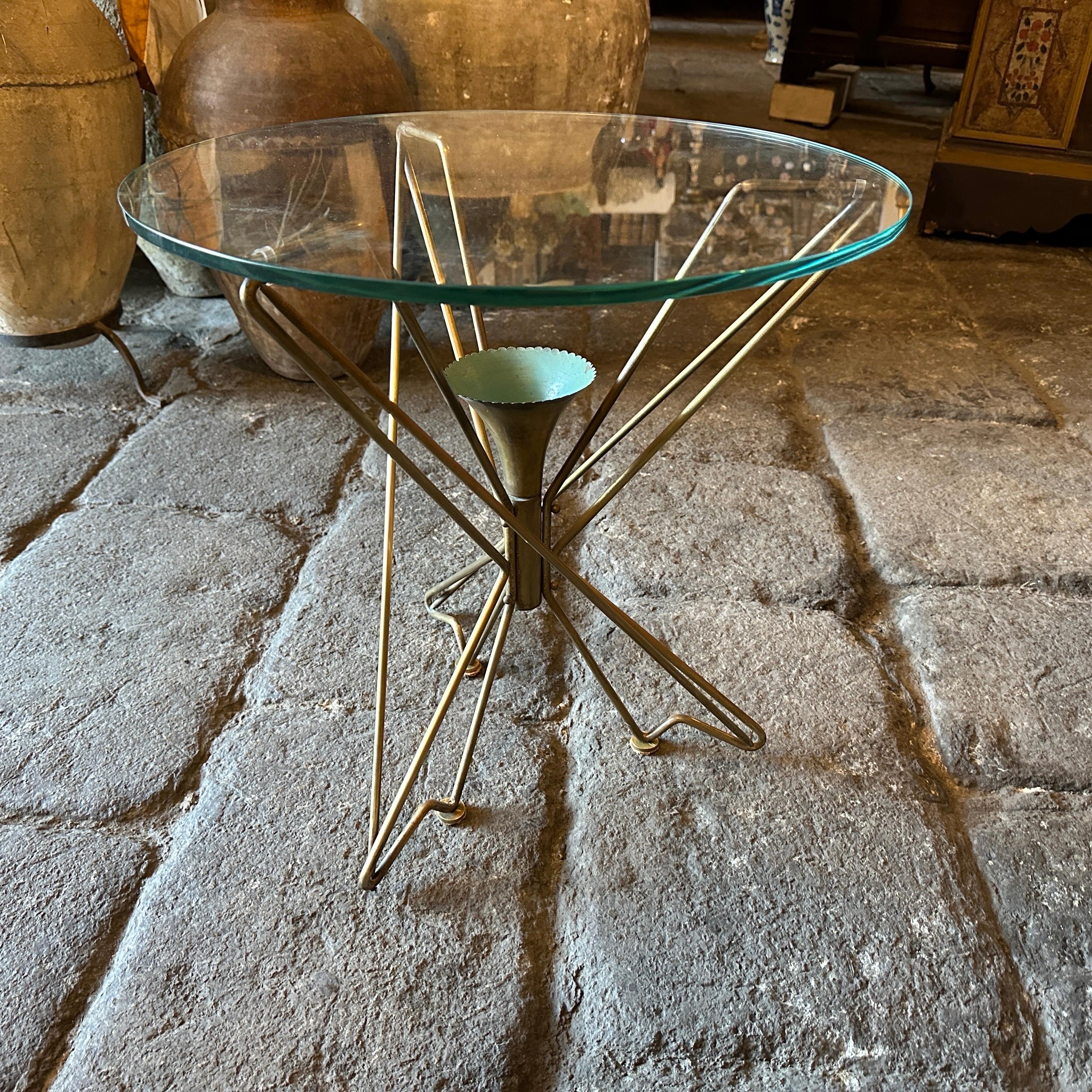 Laiton Table basse ronde italienne en laiton massif, style Gio Ponti, années 1950, Mid-Century Modern en vente