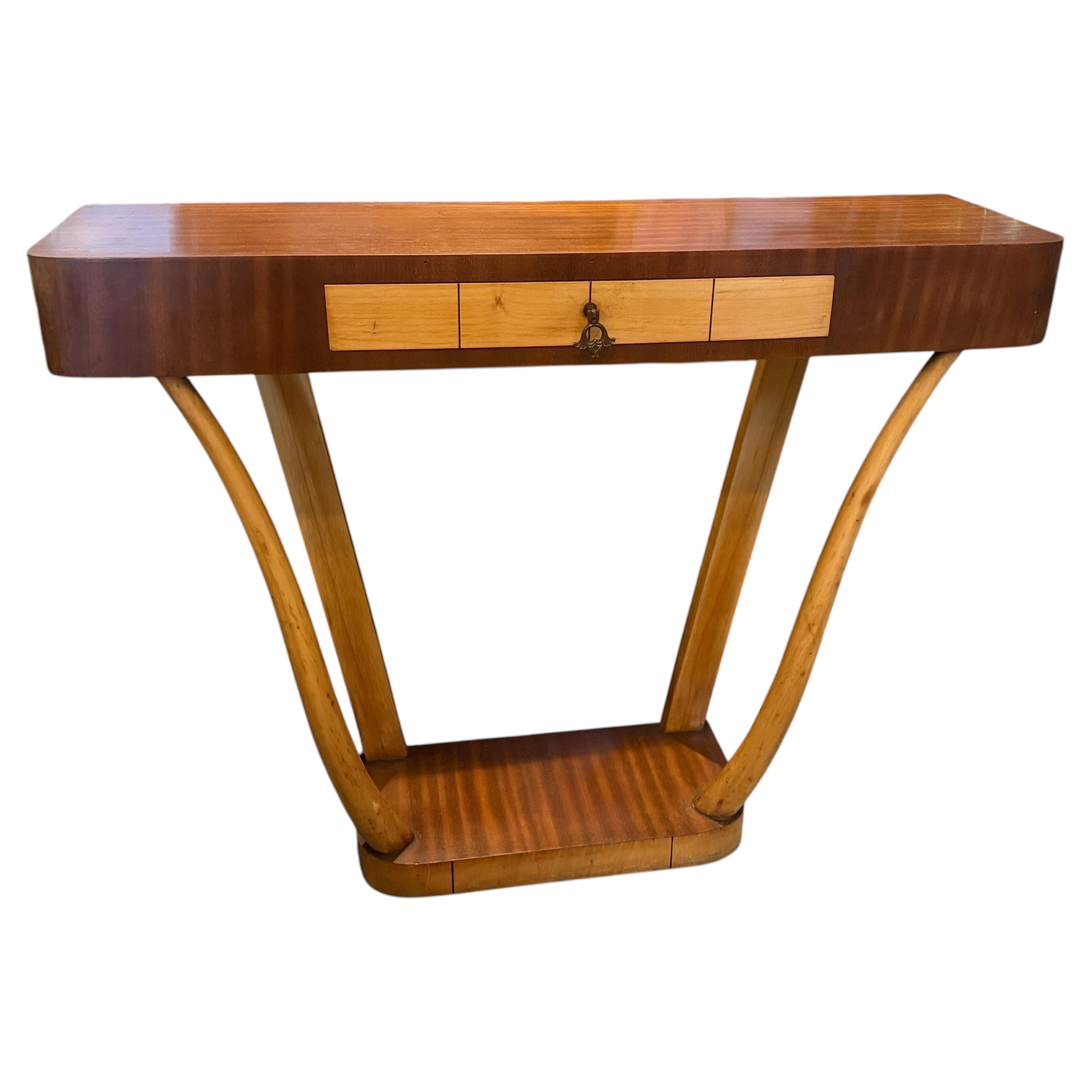 What is the difference between a coffee table and a console table?