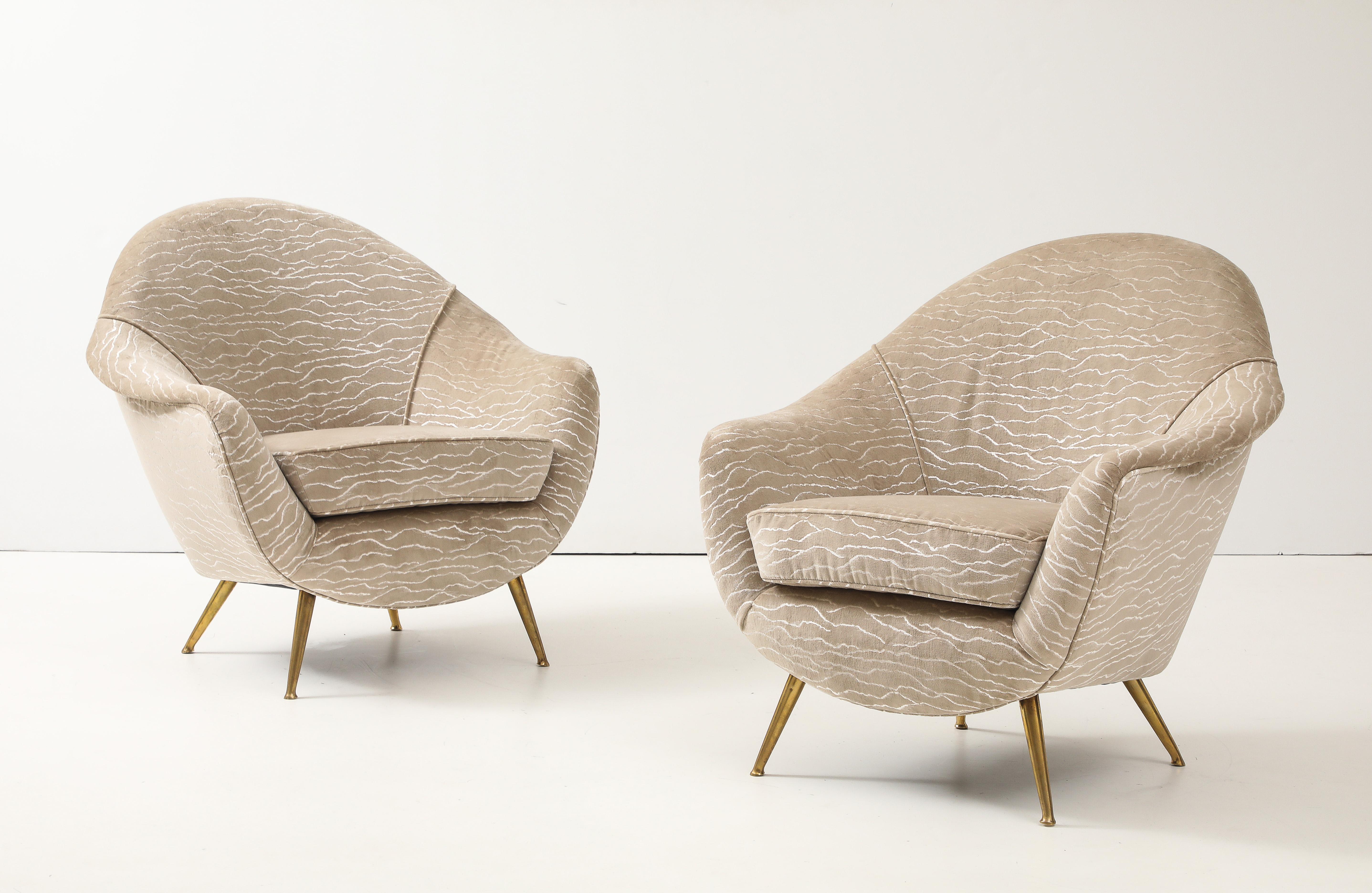 1950's Gio Ponti Style Modernist Italian Lounge Chairs In Velvet Upholstery For Sale 4