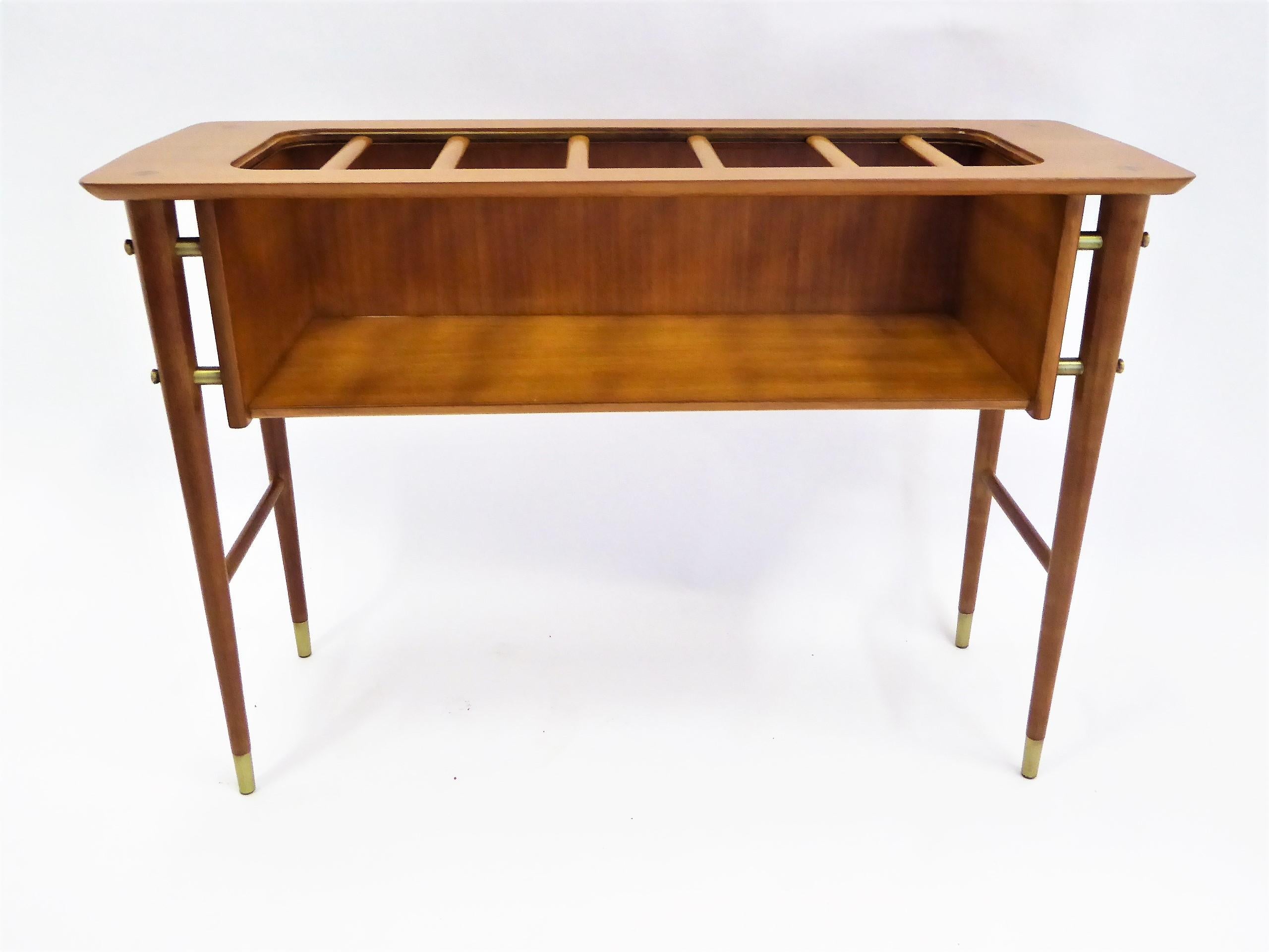 1950s Gio Ponti Style Petite Console Table with Shelf in Blond Mahogany 3