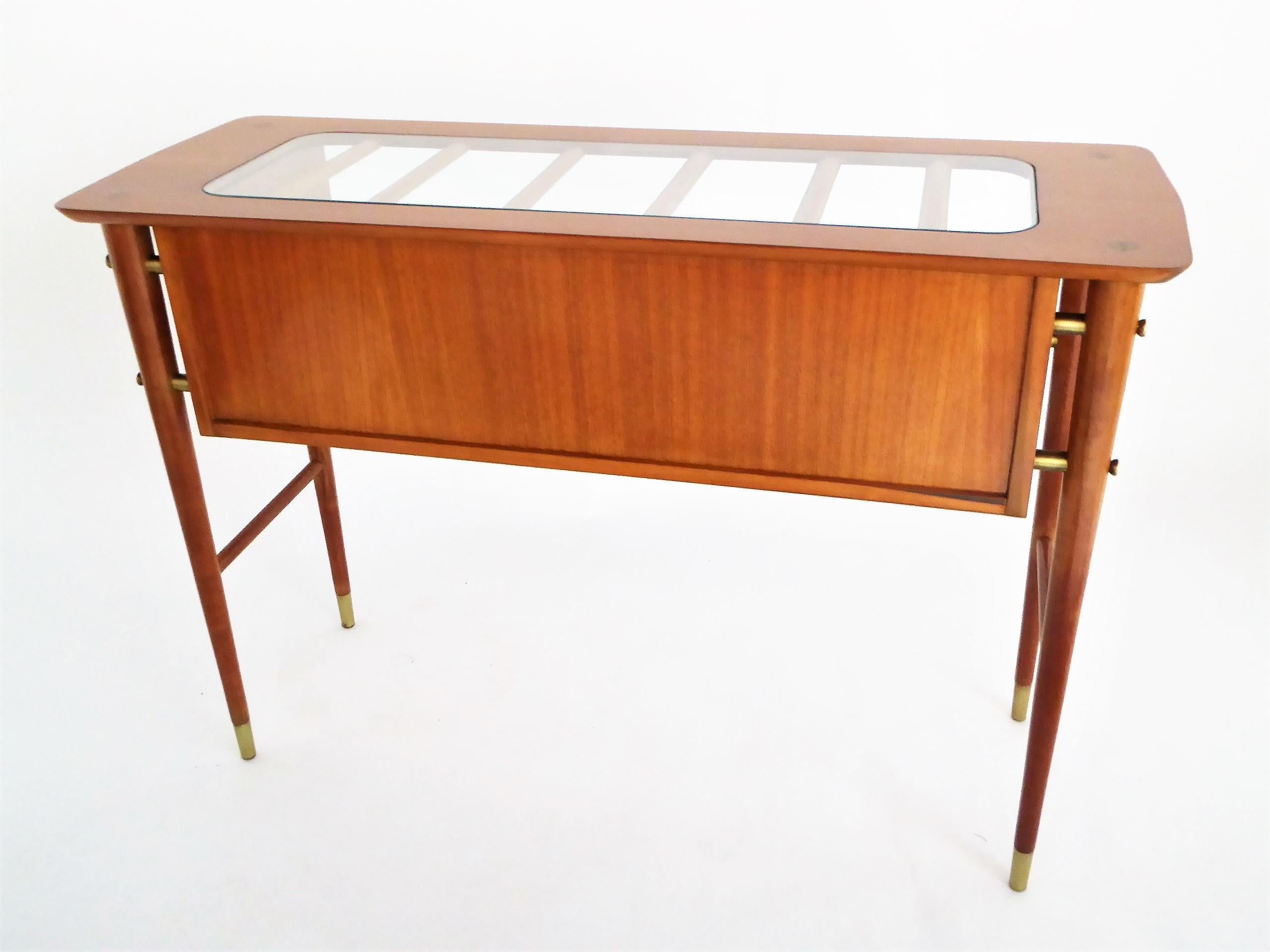 Mid-Century Modern 1950s Gio Ponti Style Petite Console Table with Shelf in Blond Mahogany