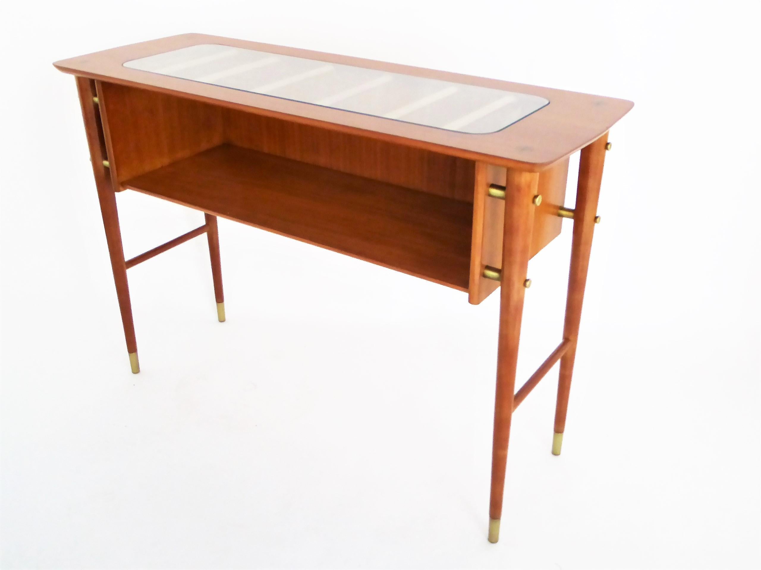 Italian 1950s Gio Ponti Style Petite Console Table with Shelf in Blond Mahogany