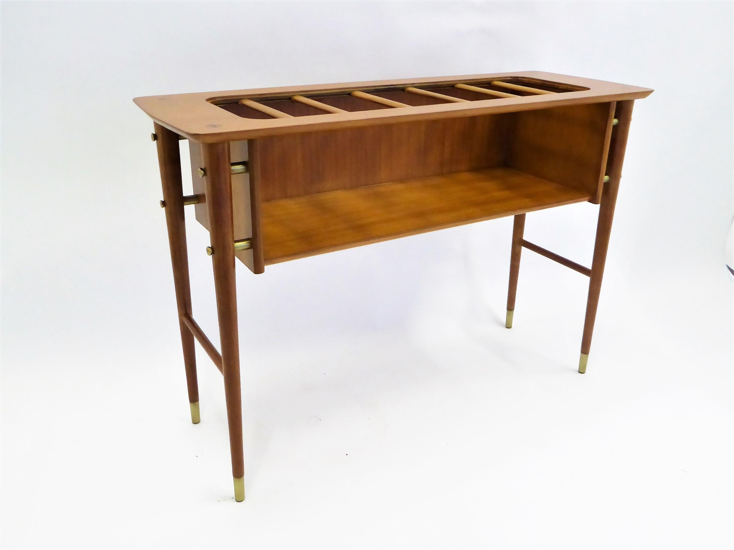 1950s Gio Ponti Style Petite Console Table with Shelf in Blond Mahogany 2