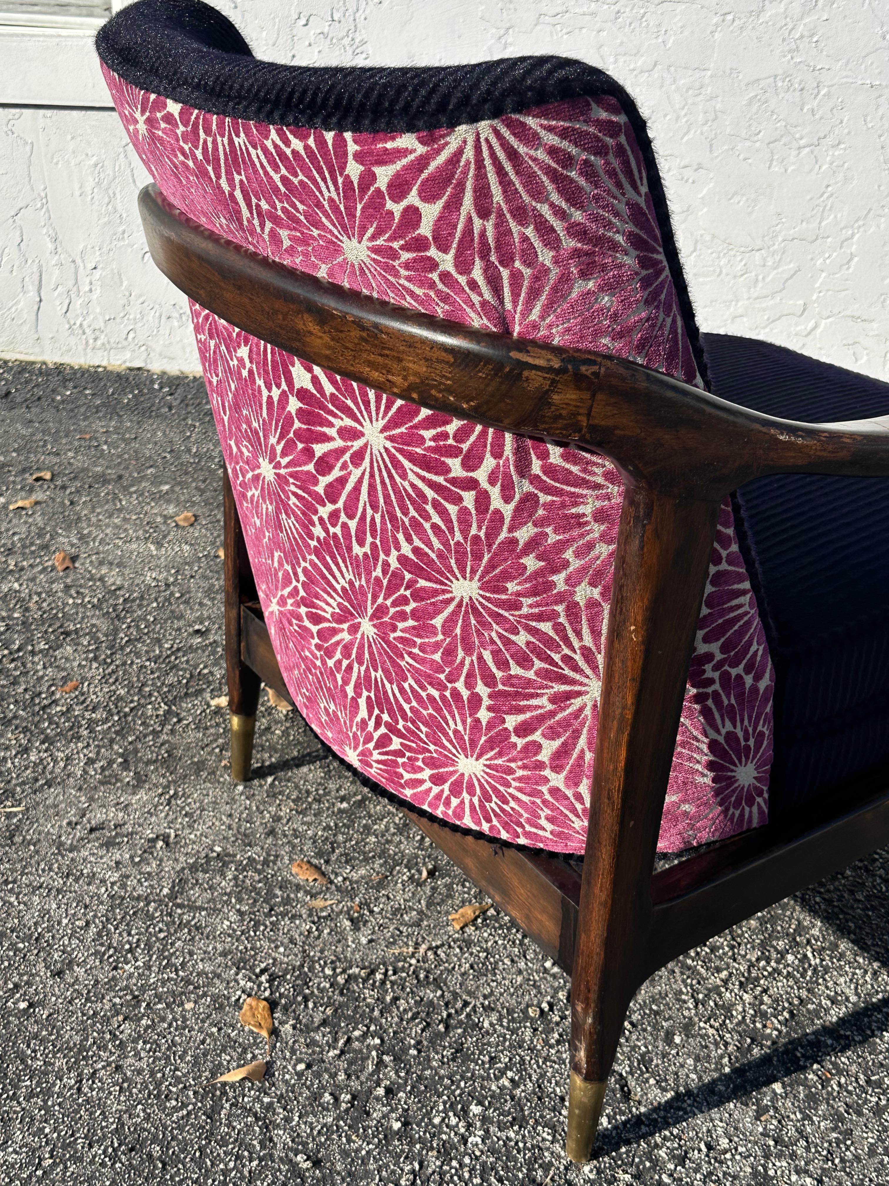 Sedie in stile Gio Ponti anni '50 in velluto mohair beige viola con motivi floreali in noce, set di 2 in vendita 4