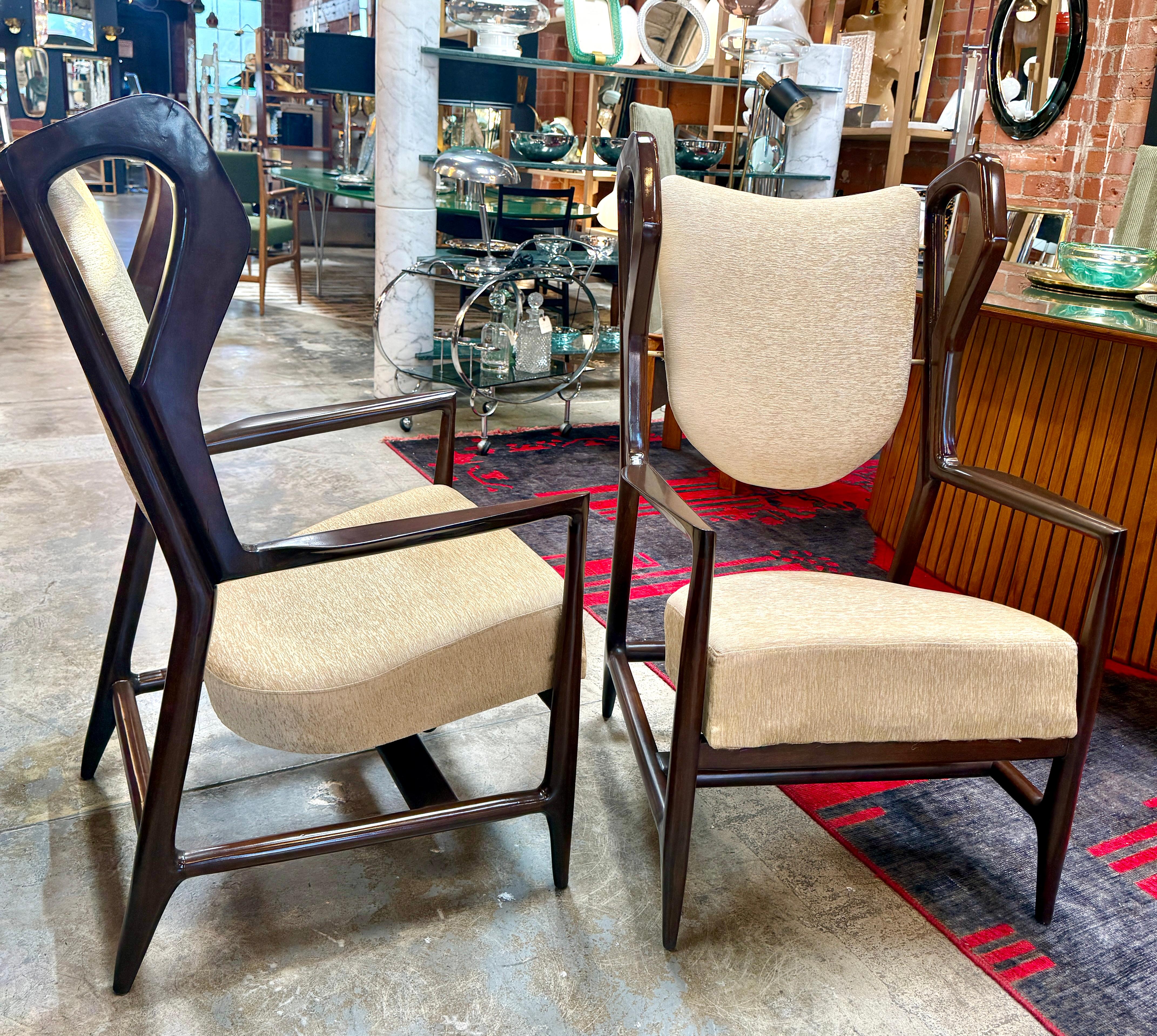 1950s Gio Ponti “Triennial” Armchairs in Dark Wood Moderno de mediados de siglo en venta