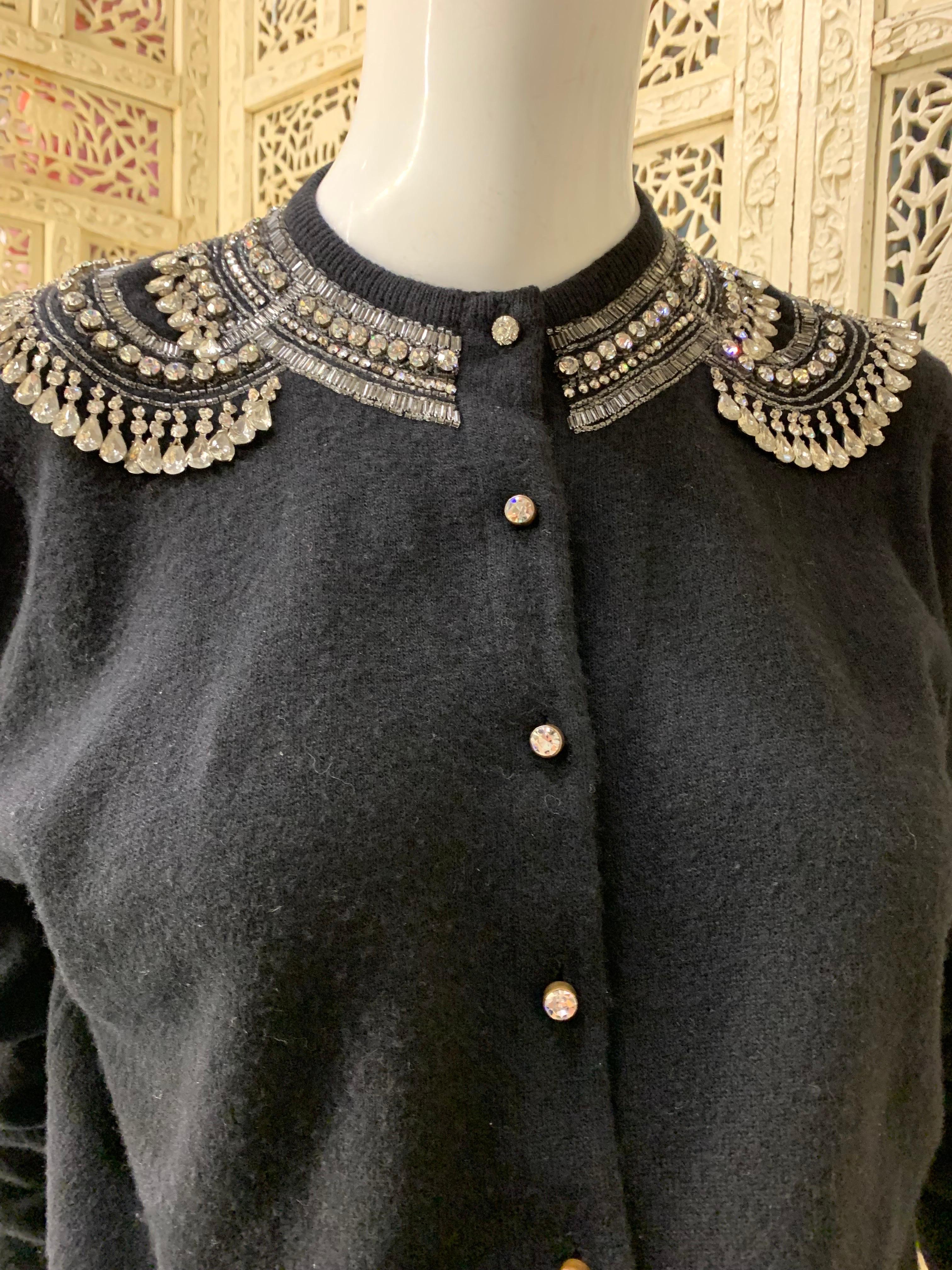 1950s Giovagnoni Black Cashmere Button-Up Sweater w Tear-Drop Rhinestone Fringe (Pull à boutons en cachemire noir avec frange en forme de goutte d'eau) en vente 1